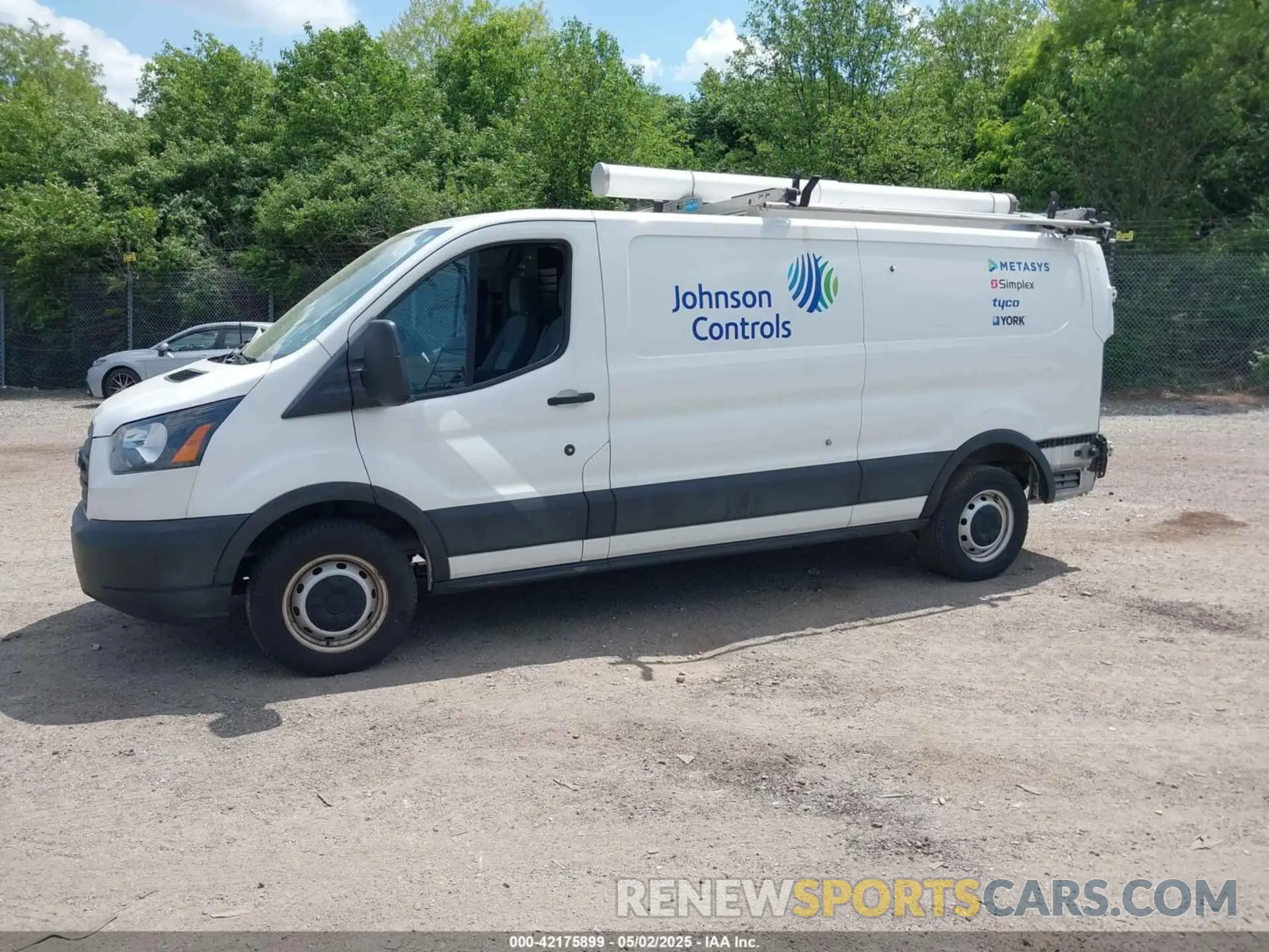 2 Photograph of a damaged car 1FTBW2YMXKKA24193 FORD TRANSIT-350 2019