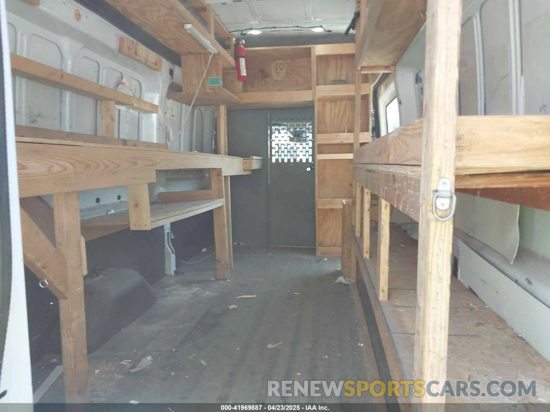 8 Photograph of a damaged car 1FTBW3XG2KKA66858 FORD TRANSIT-350 2019