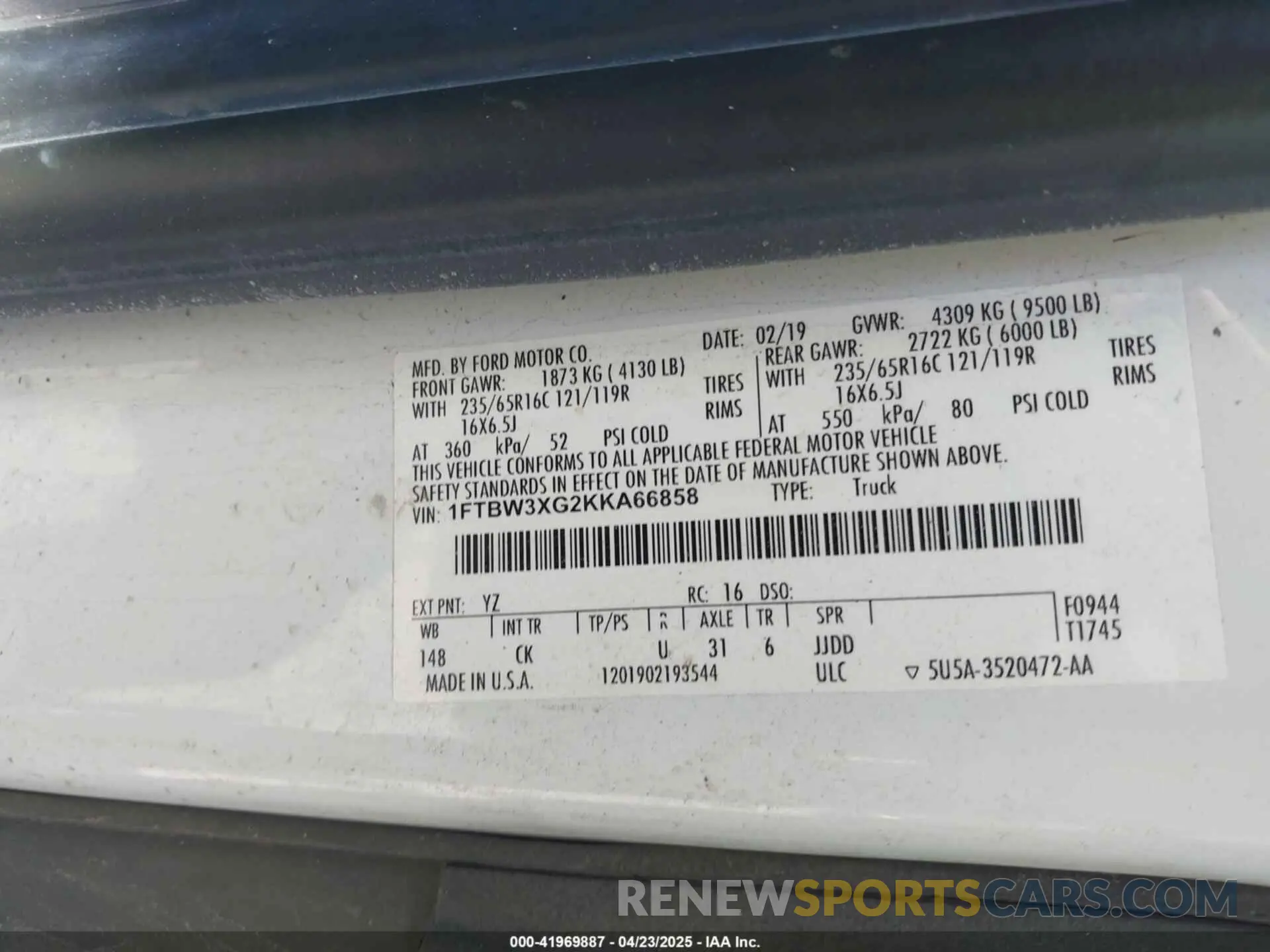 9 Photograph of a damaged car 1FTBW3XG2KKA66858 FORD TRANSIT-350 2019