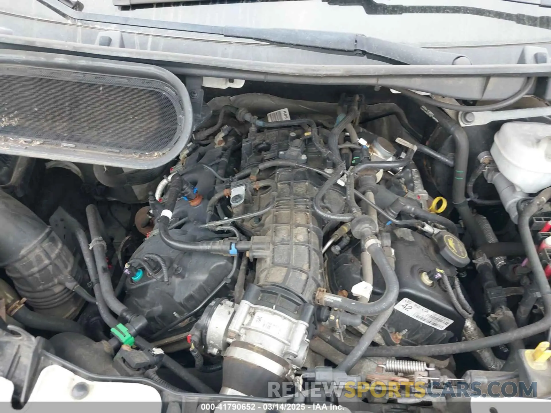 10 Photograph of a damaged car 1FTBW3XG6KKA58407 FORD TRANSIT-350 2019