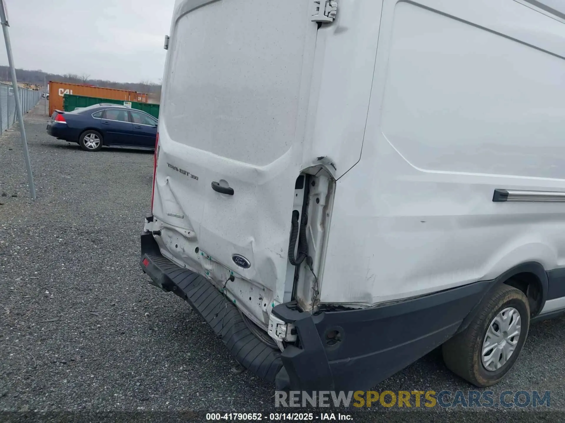 6 Photograph of a damaged car 1FTBW3XG6KKA58407 FORD TRANSIT-350 2019