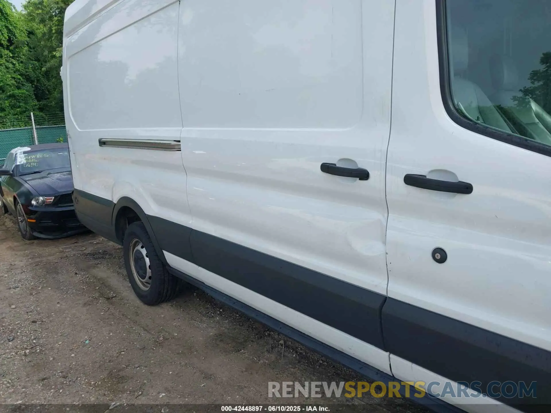 6 Photograph of a damaged car 1FTBW3XM8KKA58849 FORD TRANSIT-350 2019