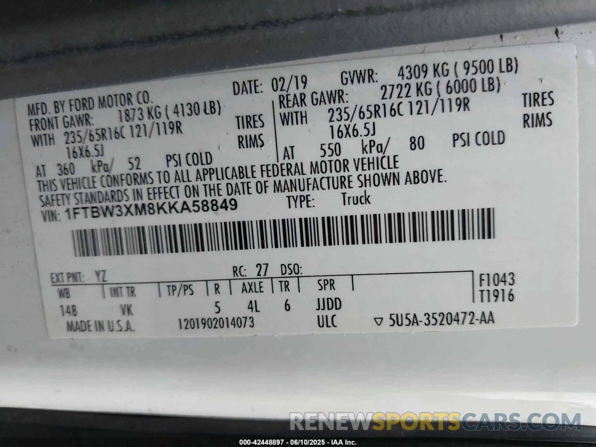 9 Photograph of a damaged car 1FTBW3XM8KKA58849 FORD TRANSIT-350 2019