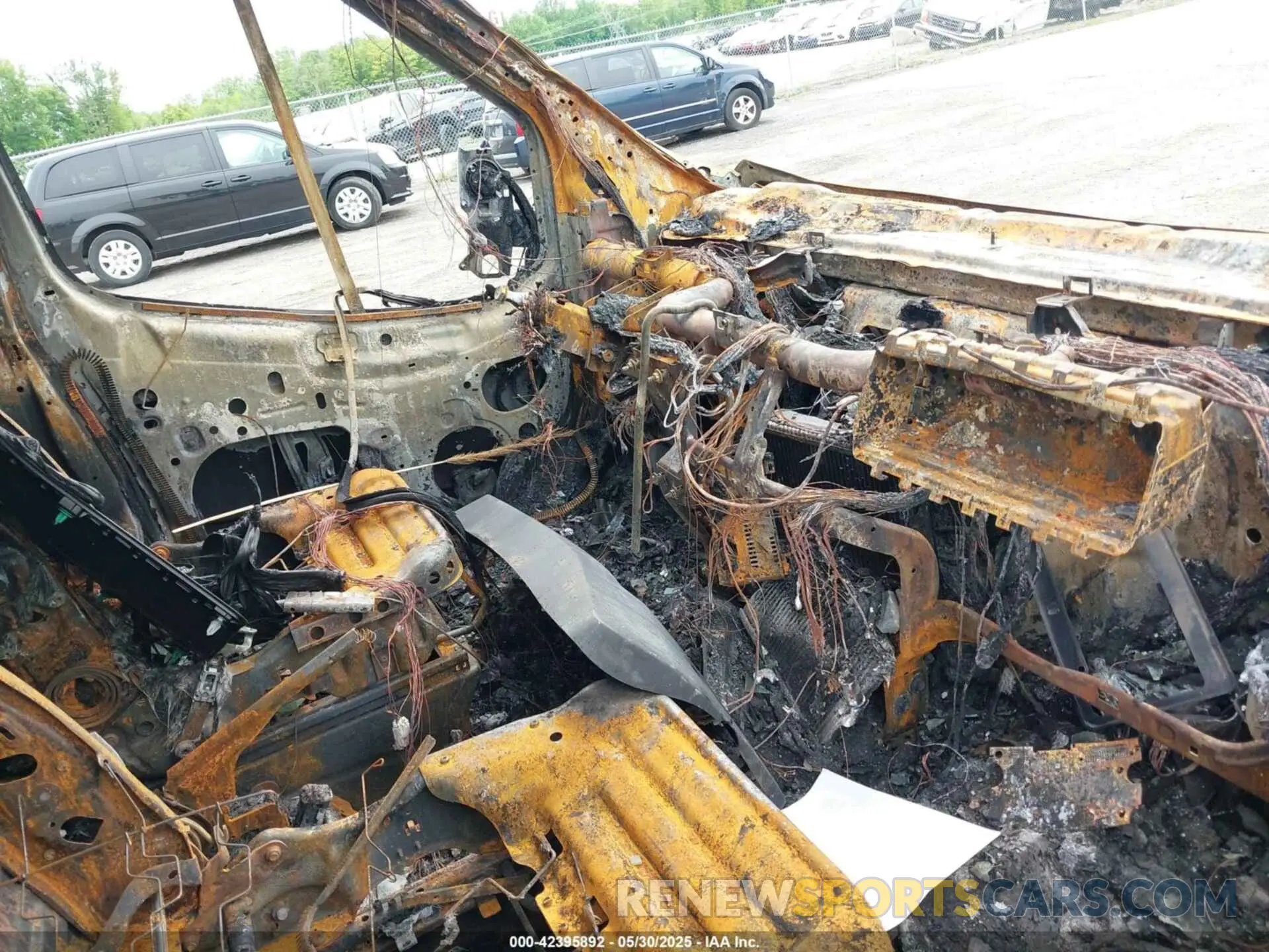 5 Photograph of a damaged car 1FTBW3XV6KKA67798 FORD TRANSIT-350 2019