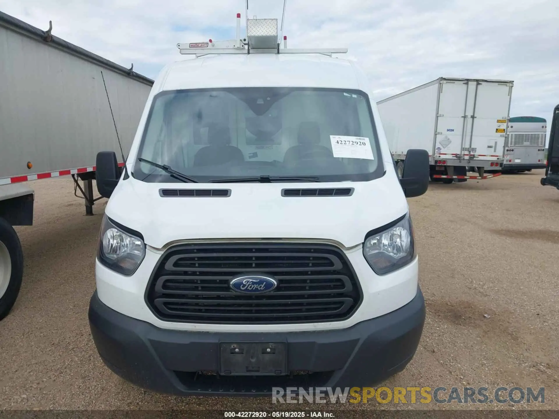 12 Photograph of a damaged car 1FTBW9CM8KKB39875 FORD TRANSIT-350 2019