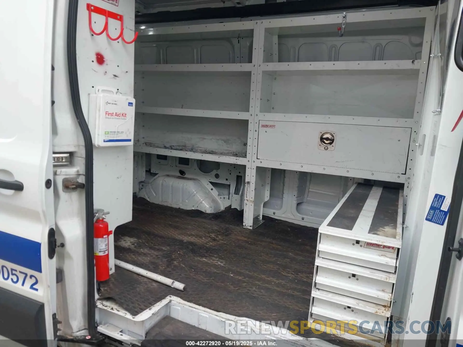 7 Photograph of a damaged car 1FTBW9CM8KKB39875 FORD TRANSIT-350 2019