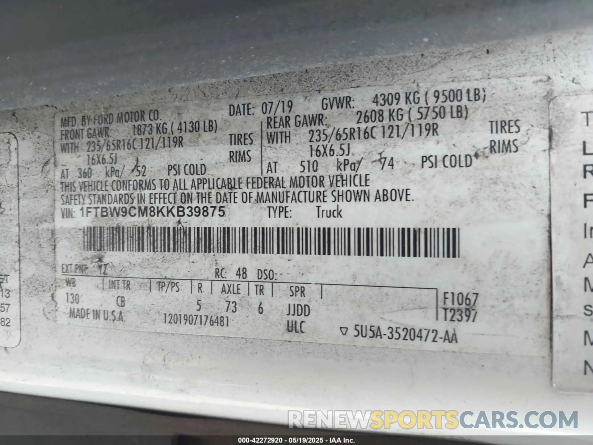 8 Photograph of a damaged car 1FTBW9CM8KKB39875 FORD TRANSIT-350 2019