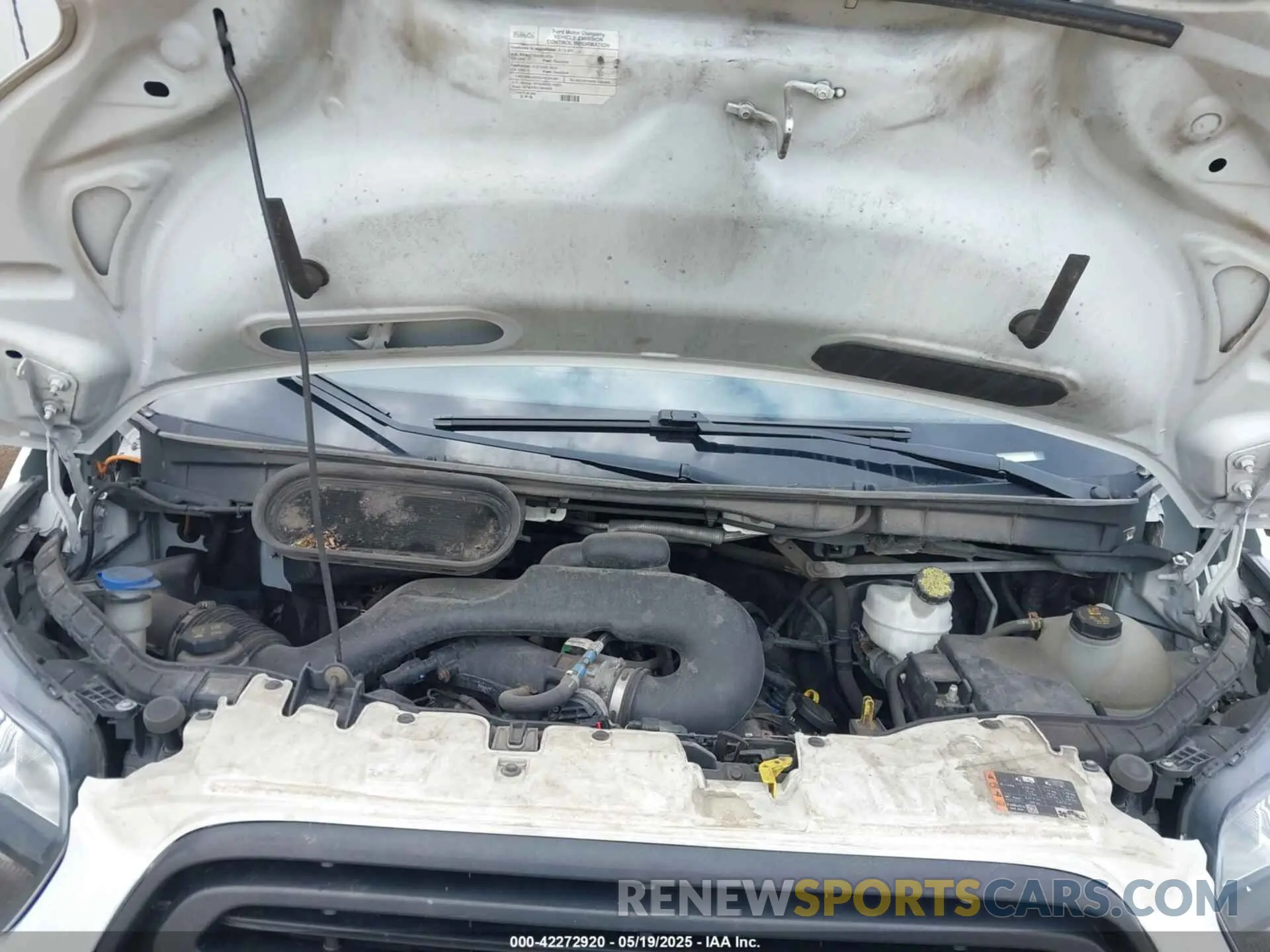 9 Photograph of a damaged car 1FTBW9CM8KKB39875 FORD TRANSIT-350 2019