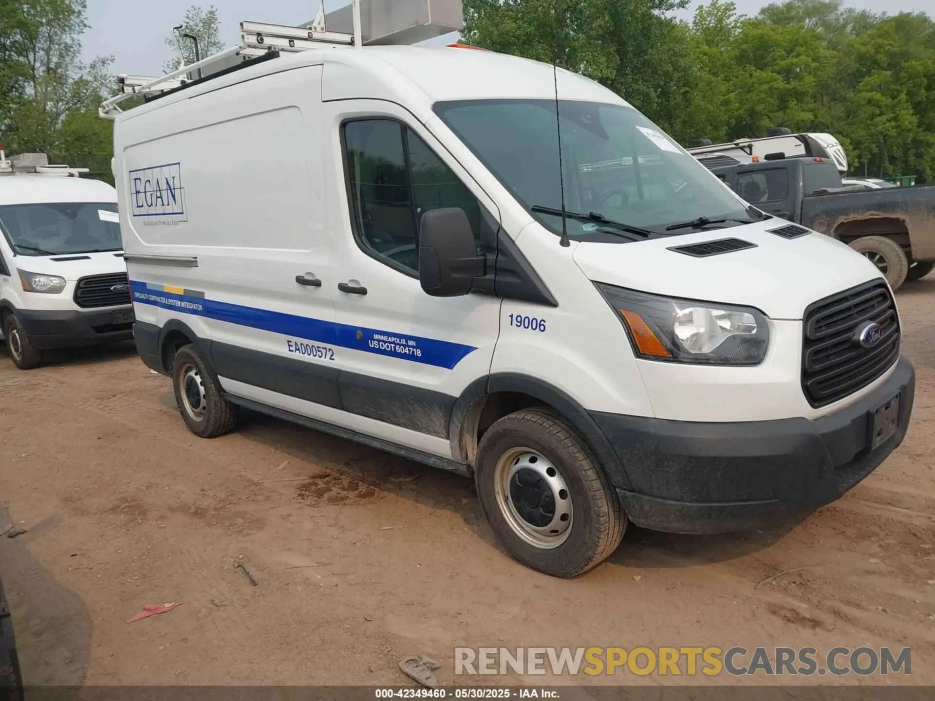1 Photograph of a damaged car 1FTBW9CM9KKB39870 FORD TRANSIT-350 2019