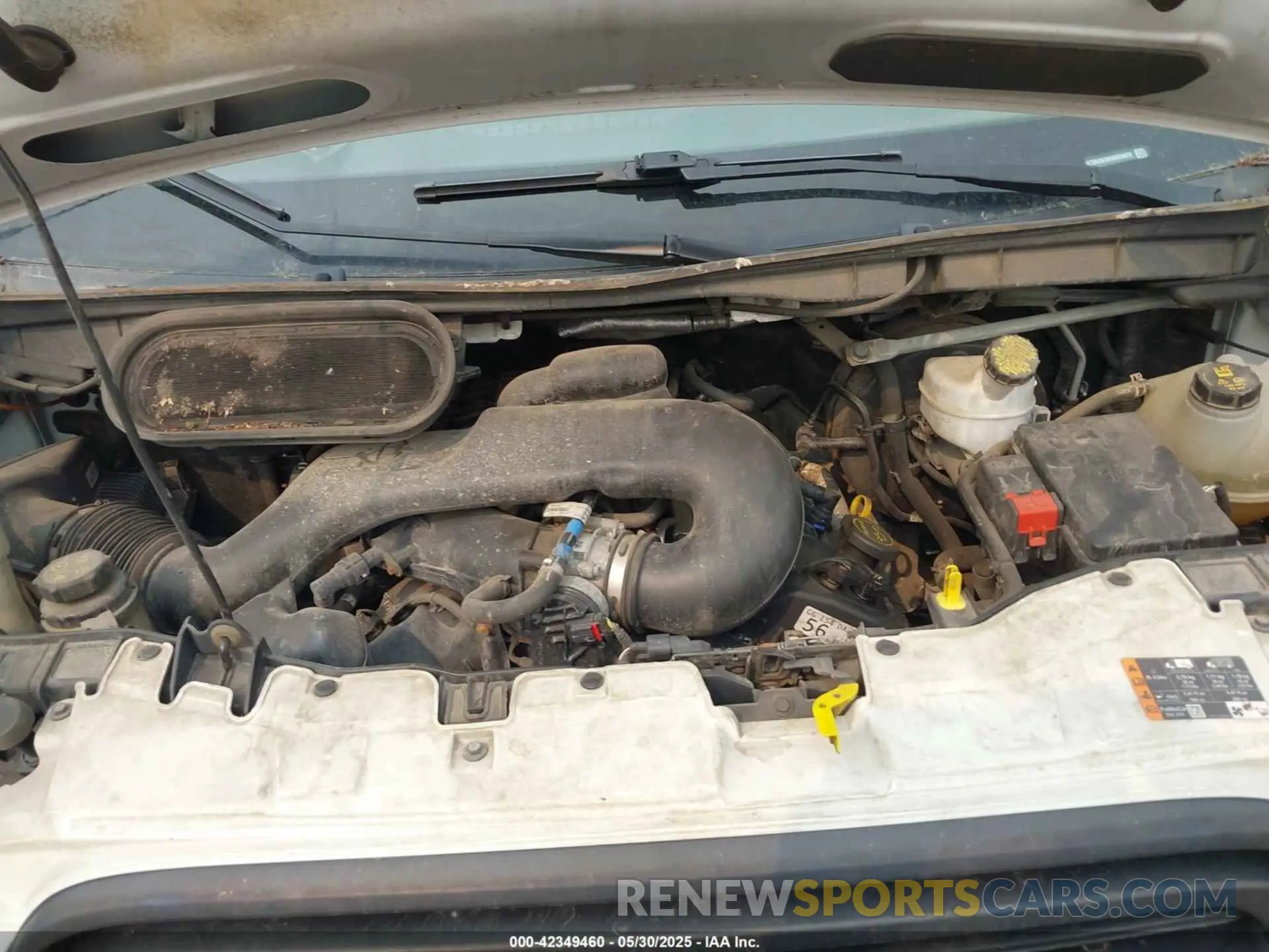 10 Photograph of a damaged car 1FTBW9CM9KKB39870 FORD TRANSIT-350 2019
