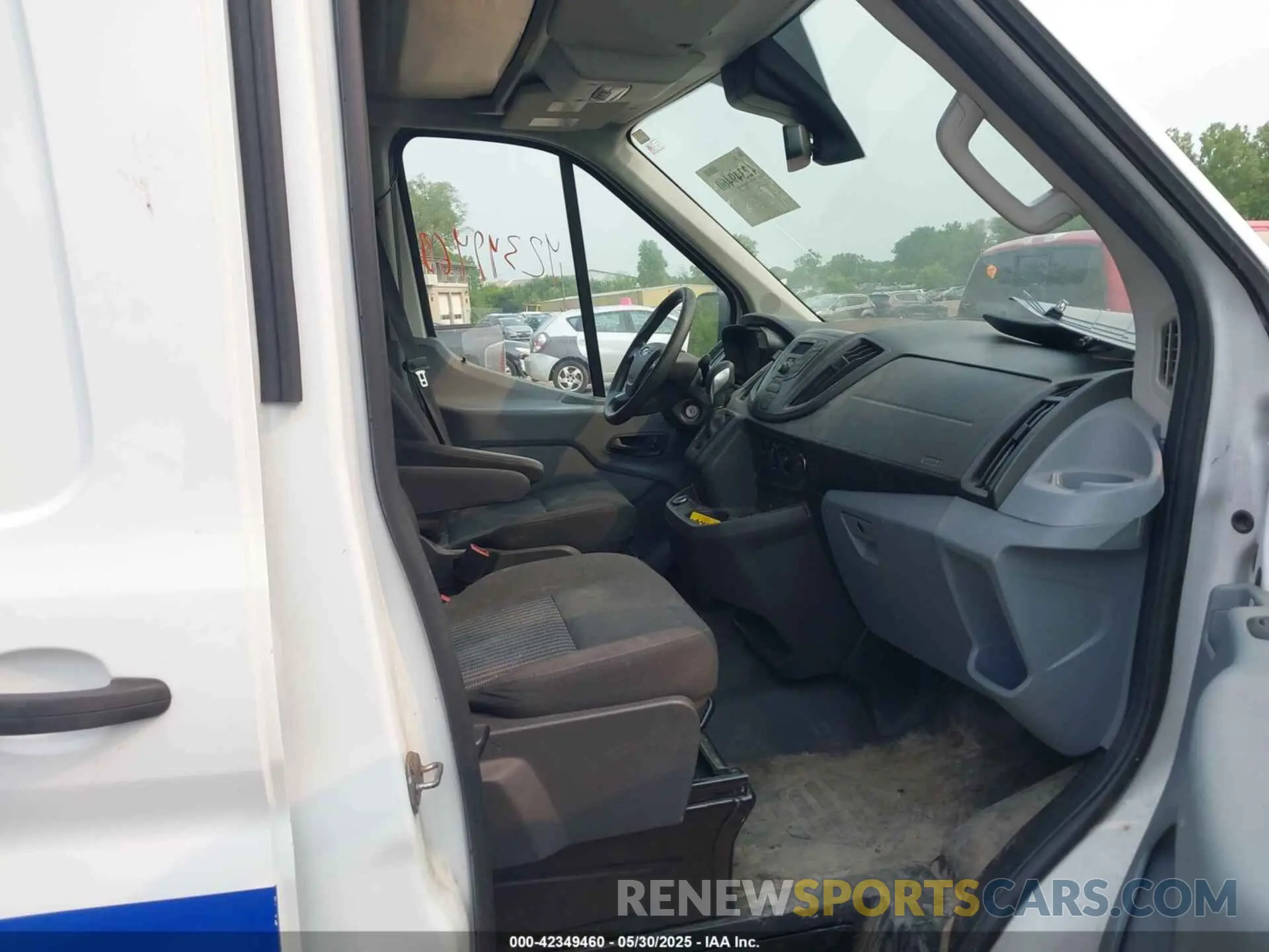 5 Photograph of a damaged car 1FTBW9CM9KKB39870 FORD TRANSIT-350 2019