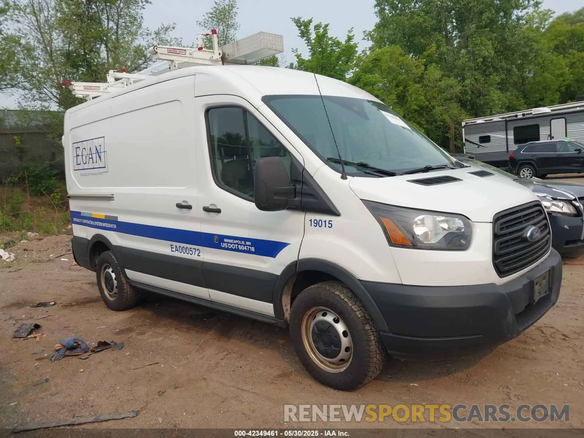 1 Photograph of a damaged car 1FTBW9CMXKKB39876 FORD TRANSIT-350 2019