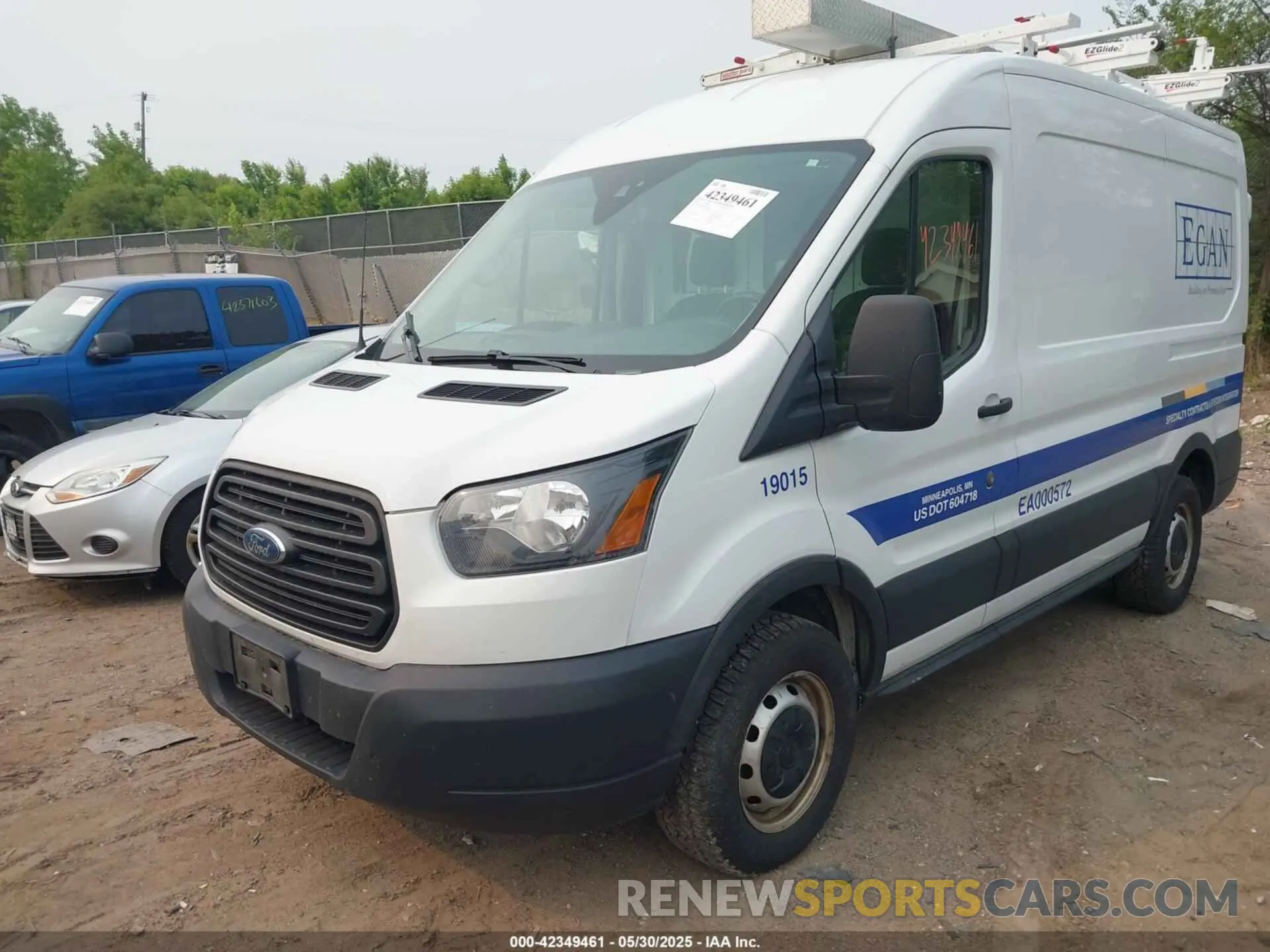 2 Photograph of a damaged car 1FTBW9CMXKKB39876 FORD TRANSIT-350 2019