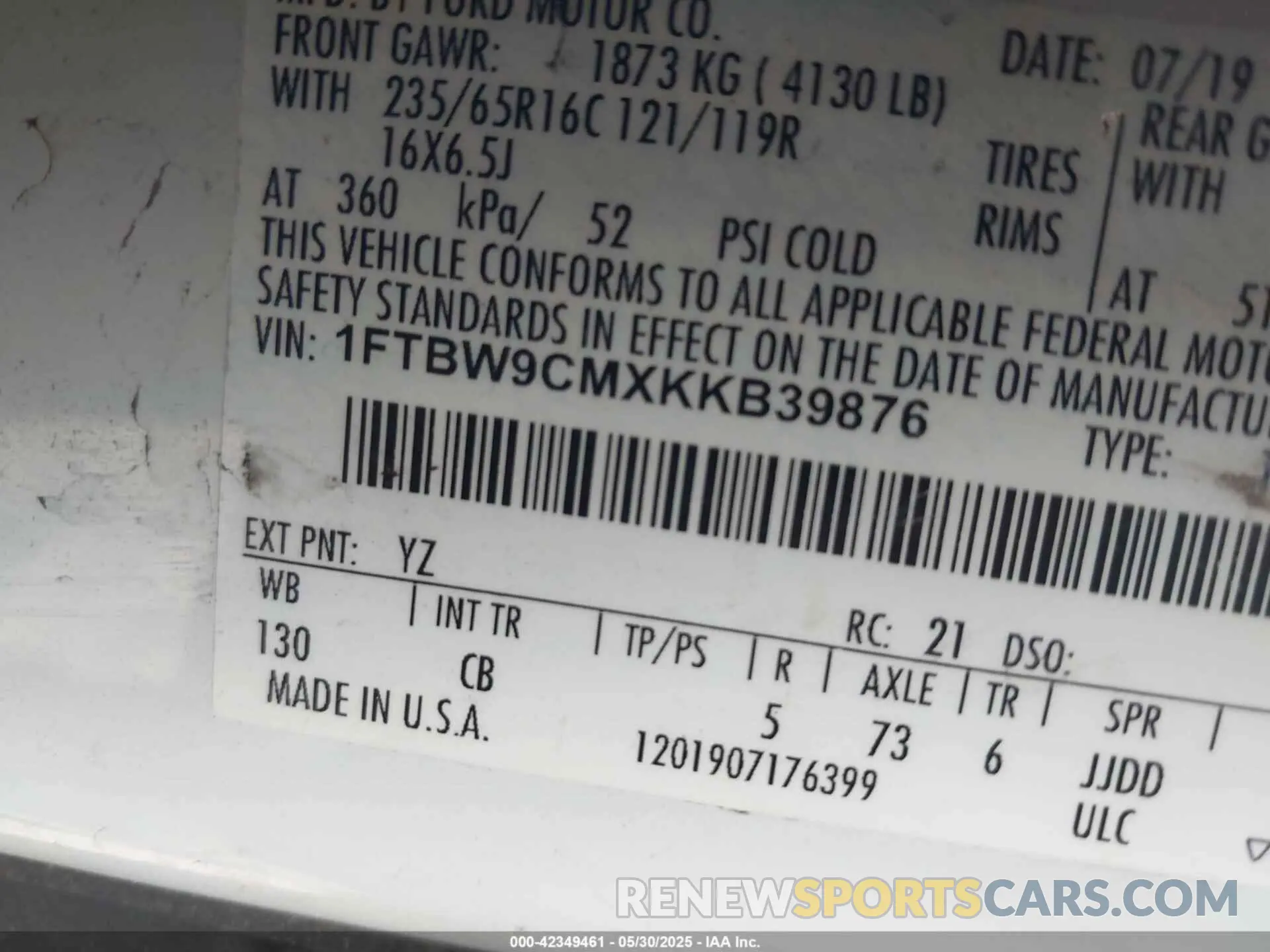 9 Photograph of a damaged car 1FTBW9CMXKKB39876 FORD TRANSIT-350 2019