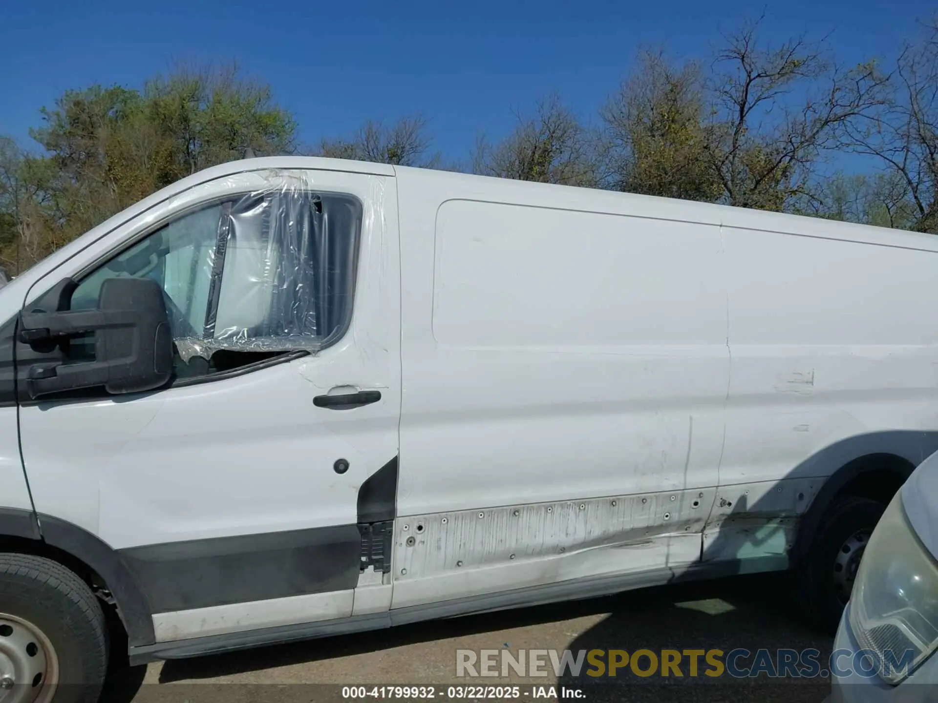 15 Photograph of a damaged car 1FTBW1Y88LKA52685 FORD TRANSIT-350 2020