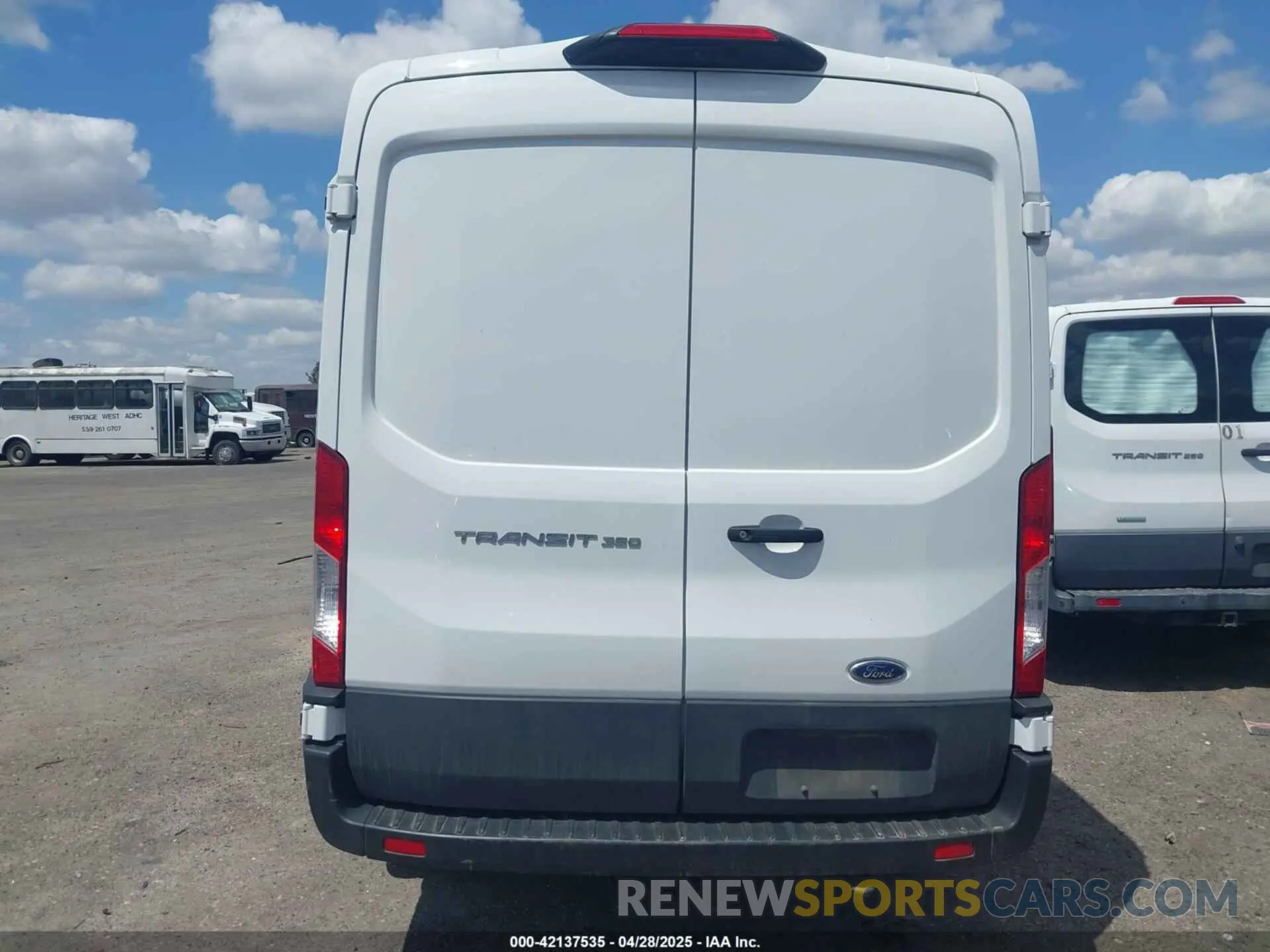 16 Photograph of a damaged car 1FTBW9C8XMKB00193 FORD TRANSIT-350 2021