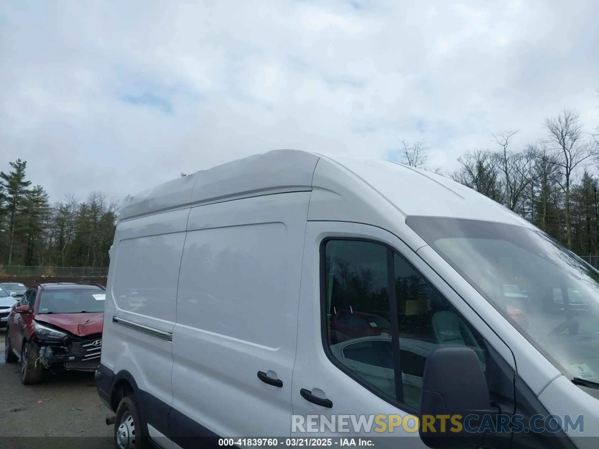 6 Photograph of a damaged car 1FTBW2X84NKA57747 FORD TRANSIT-350 2022