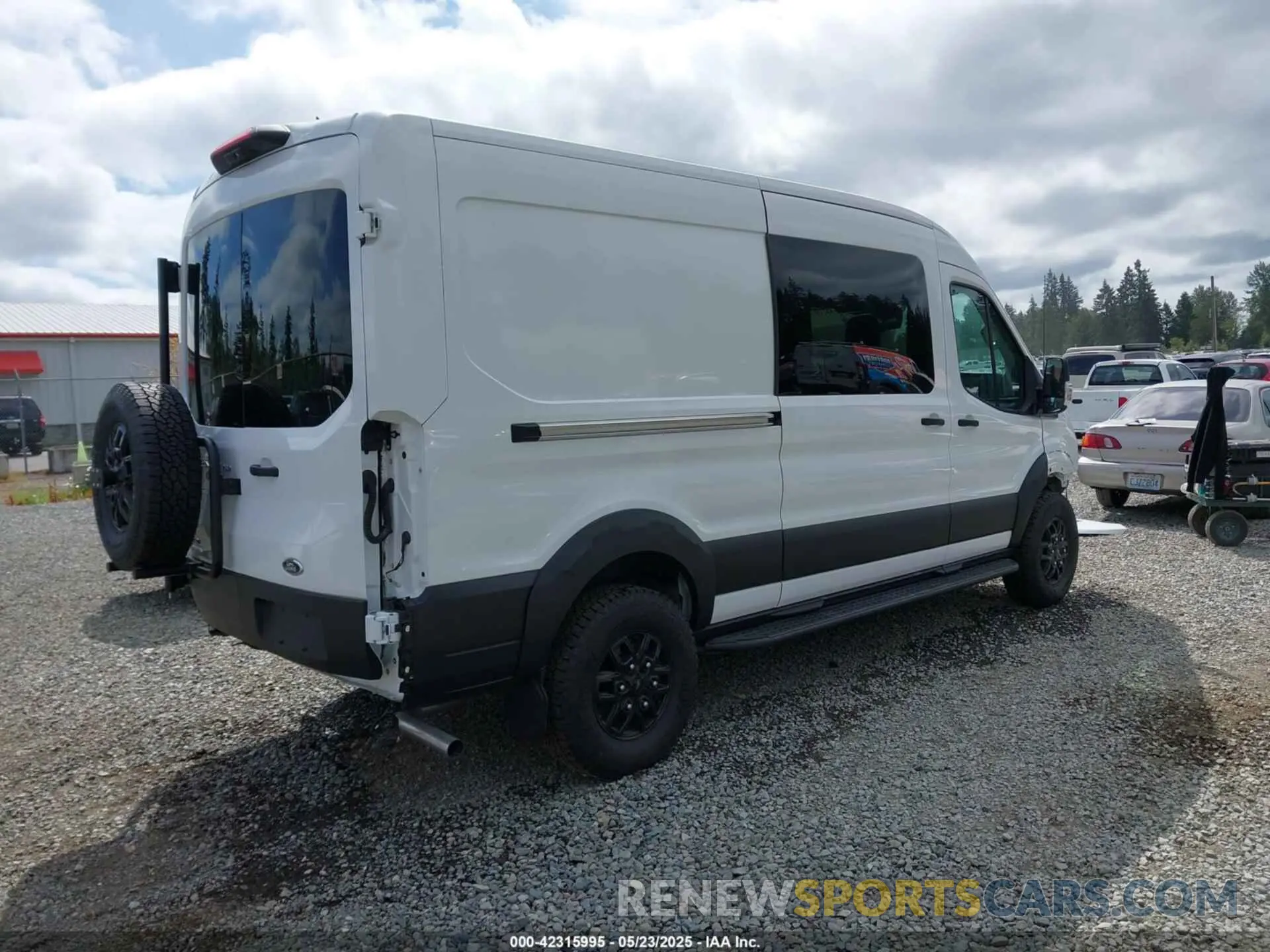 4 Photograph of a damaged car 1FTBW2CG4PKB63843 FORD TRANSIT-350 2023