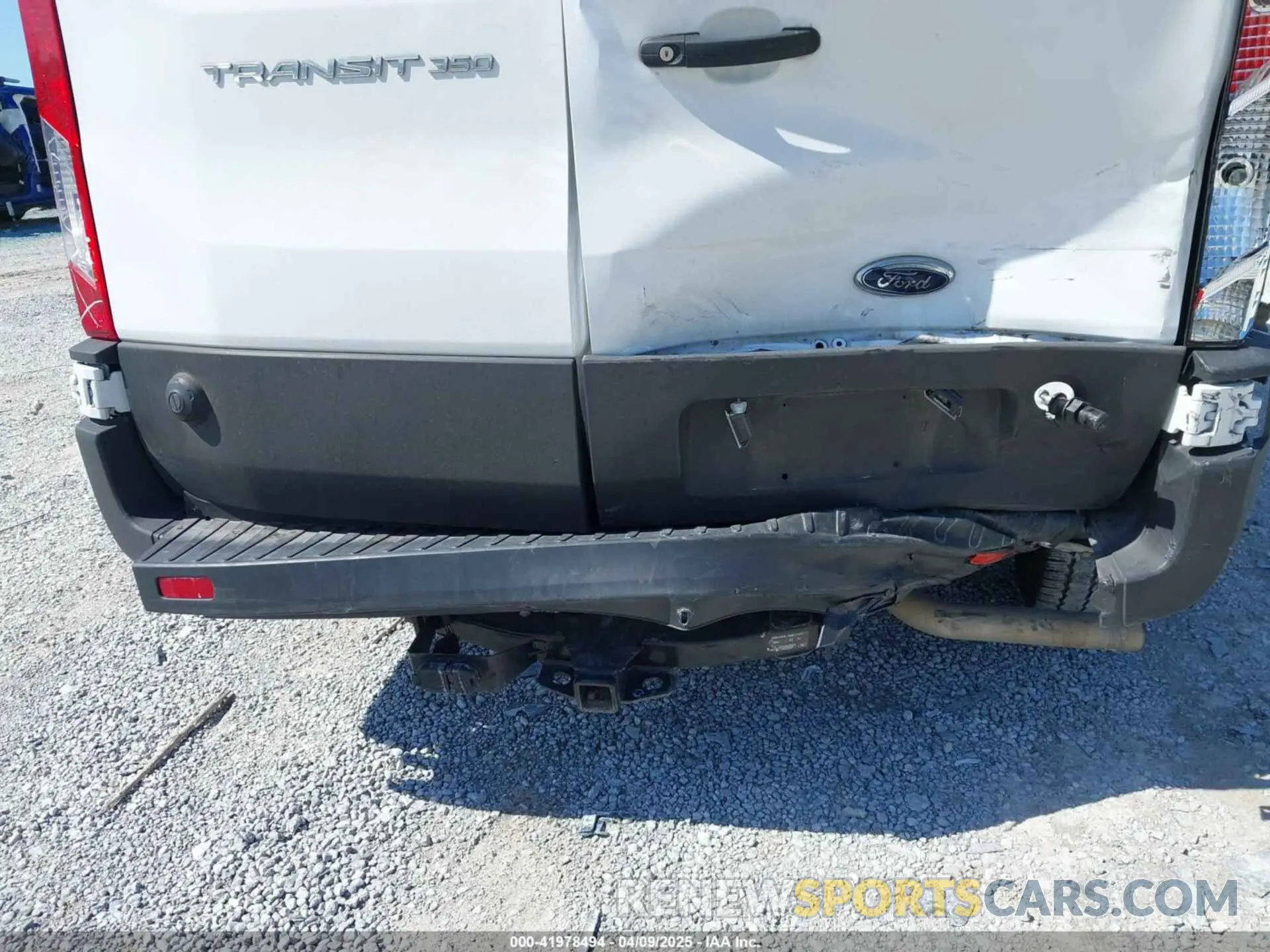 17 Photograph of a damaged car 1FTBW1X8XRKA03255 FORD TRANSIT-350 2024