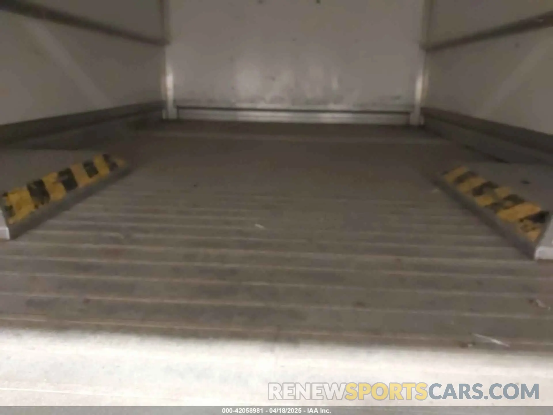 8 Photograph of a damaged car 1FDBF8ZM2KKA84000 FORD TRANSIT-350 CAB 2019