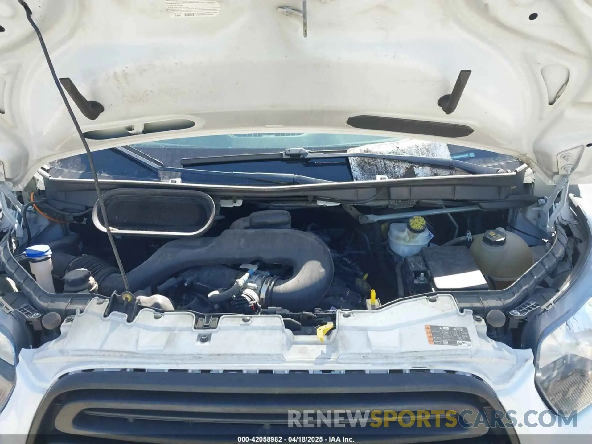 10 Photograph of a damaged car 1FDBF8ZM2KKA87057 FORD TRANSIT-350 CAB 2019