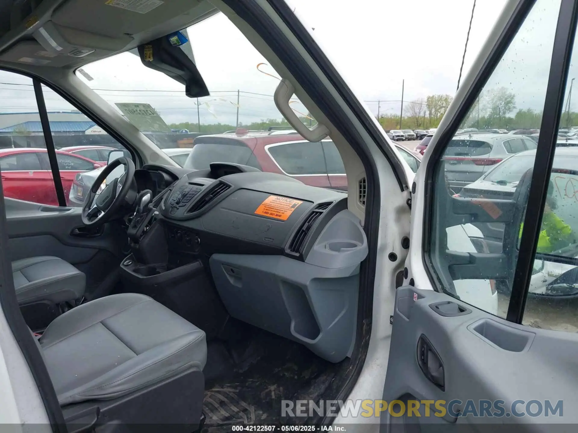 5 Photograph of a damaged car 1FDBF8ZM4KKA83933 FORD TRANSIT-350 CAB 2019
