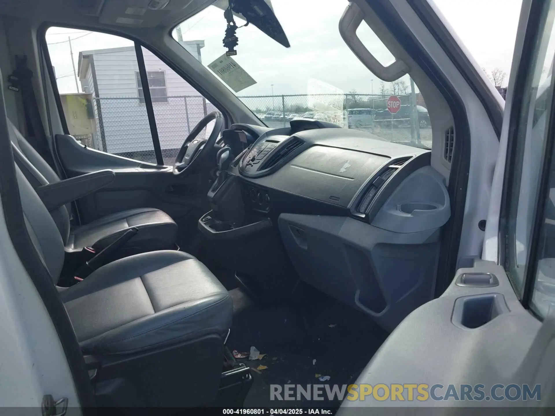 5 Photograph of a damaged car 1FDBF8ZM9KKA87024 FORD TRANSIT-350 CAB 2019
