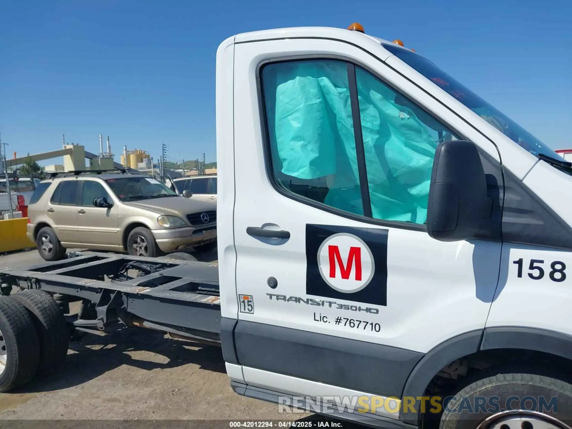13 Photograph of a damaged car 1FDRS6ZM8KKA11938 FORD TRANSIT-350 CAB 2019