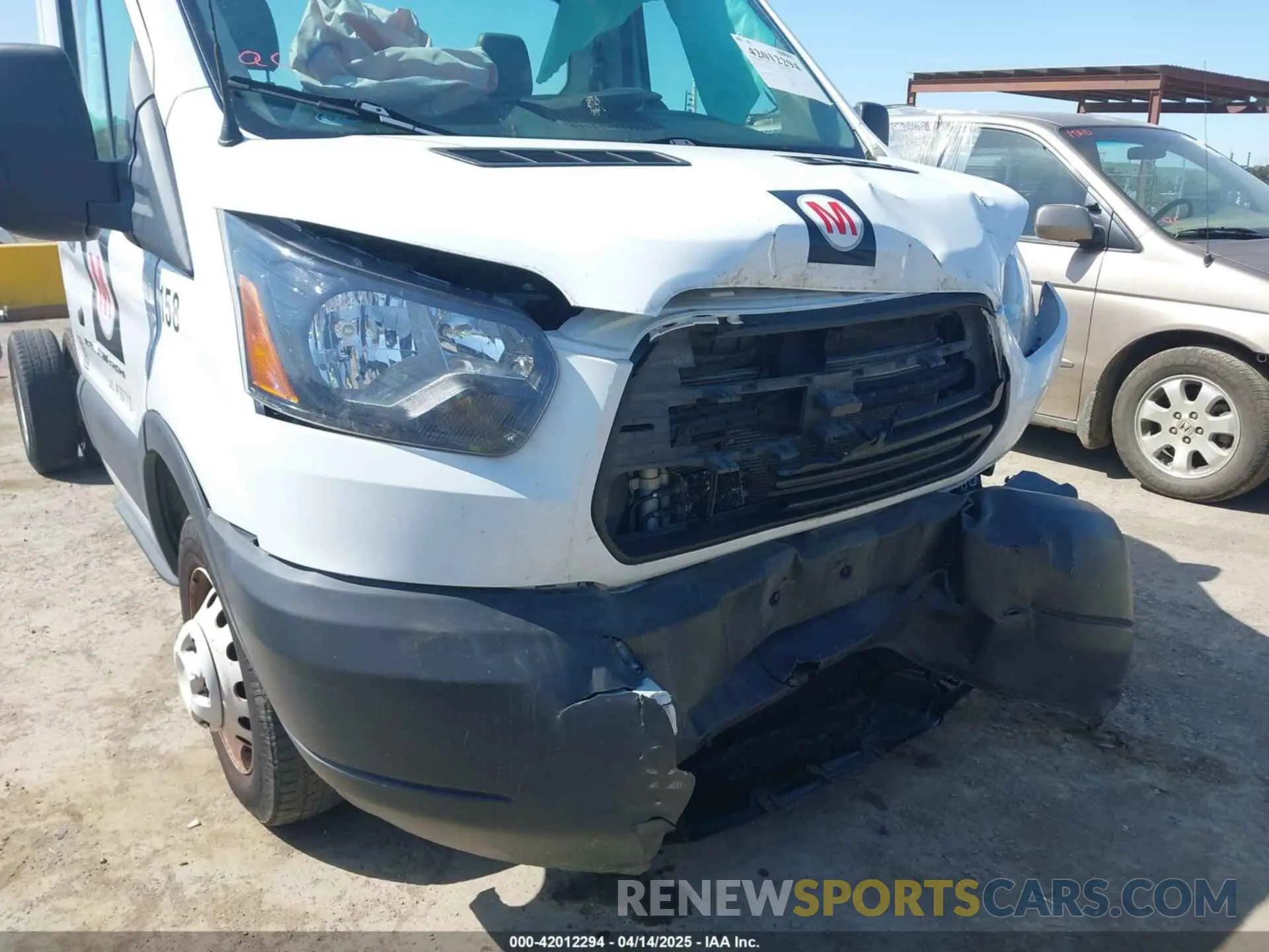 17 Photograph of a damaged car 1FDRS6ZM8KKA11938 FORD TRANSIT-350 CAB 2019