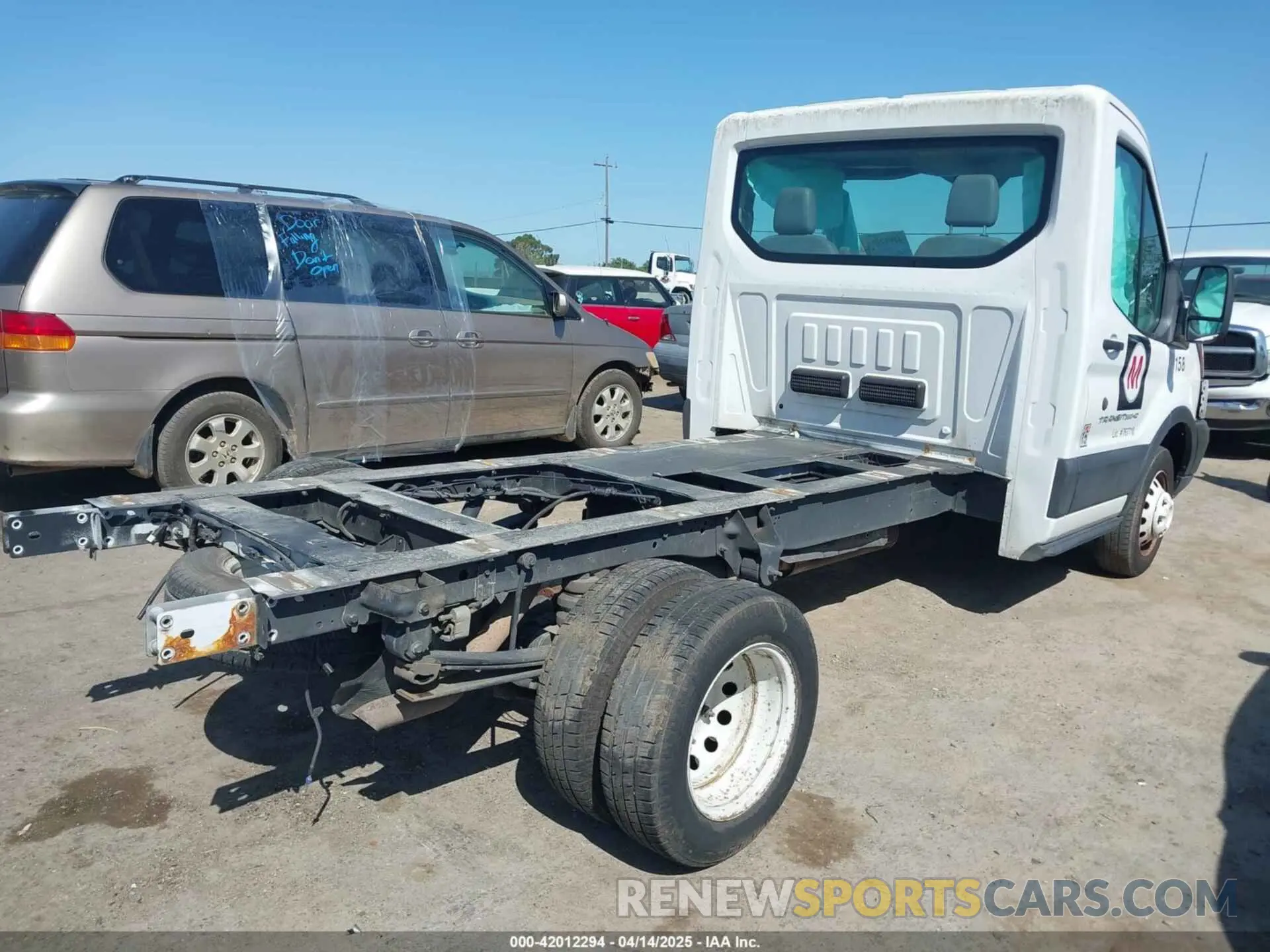4 Photograph of a damaged car 1FDRS6ZM8KKA11938 FORD TRANSIT-350 CAB 2019