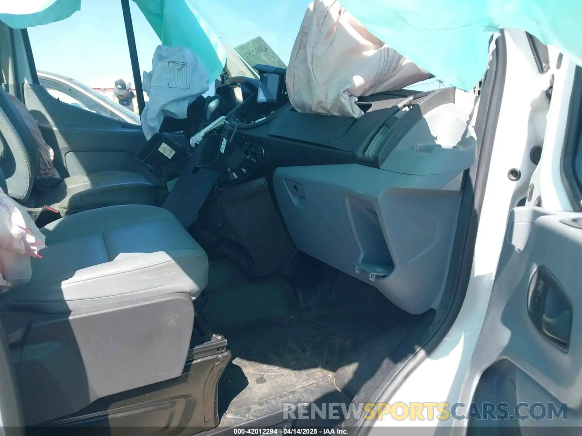 5 Photograph of a damaged car 1FDRS6ZM8KKA11938 FORD TRANSIT-350 CAB 2019