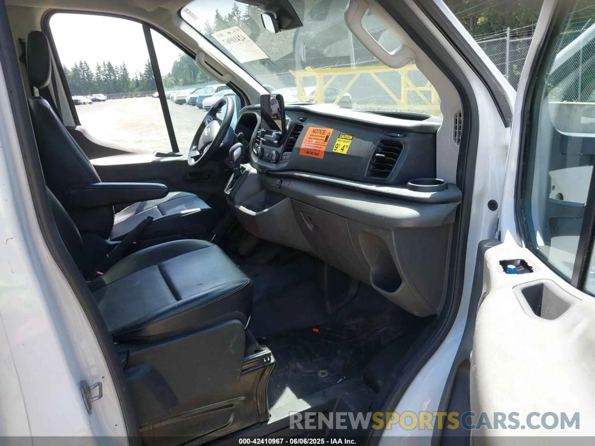 5 Photograph of a damaged car 1FDBF6Z82MKA96495 FORD TRANSIT-350 CAB 2021