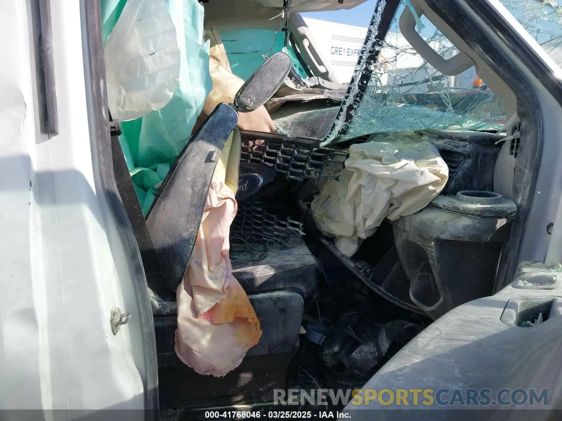 5 Photograph of a damaged car 1FDBF6Z86NKA40450 FORD TRANSIT-350 CAB 2022