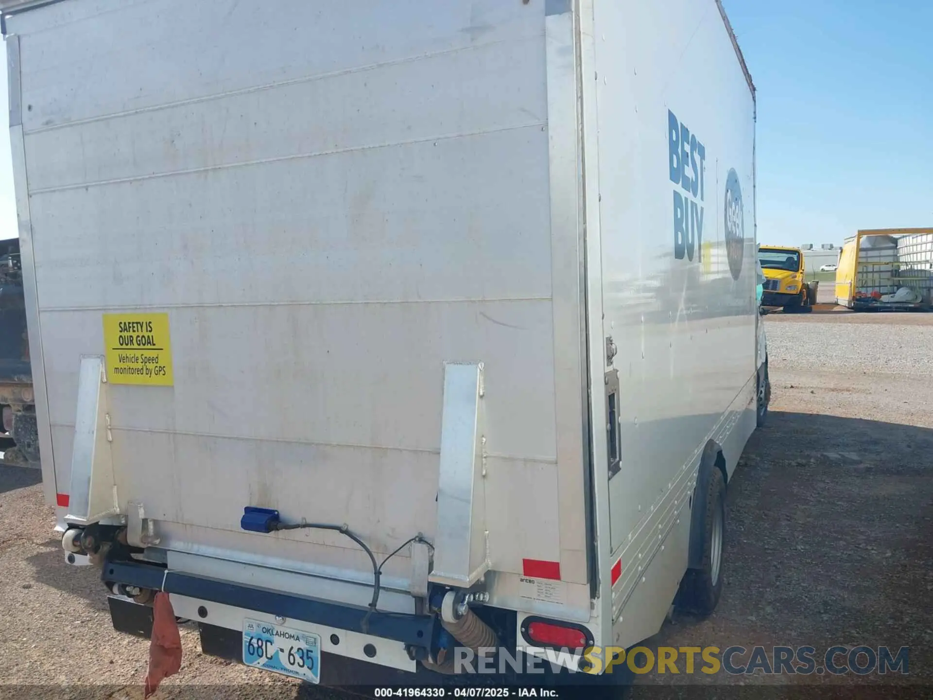 4 Photograph of a damaged car 1FDBF6Z81RKA22931 FORD TRANSIT-350 CAB 2024
