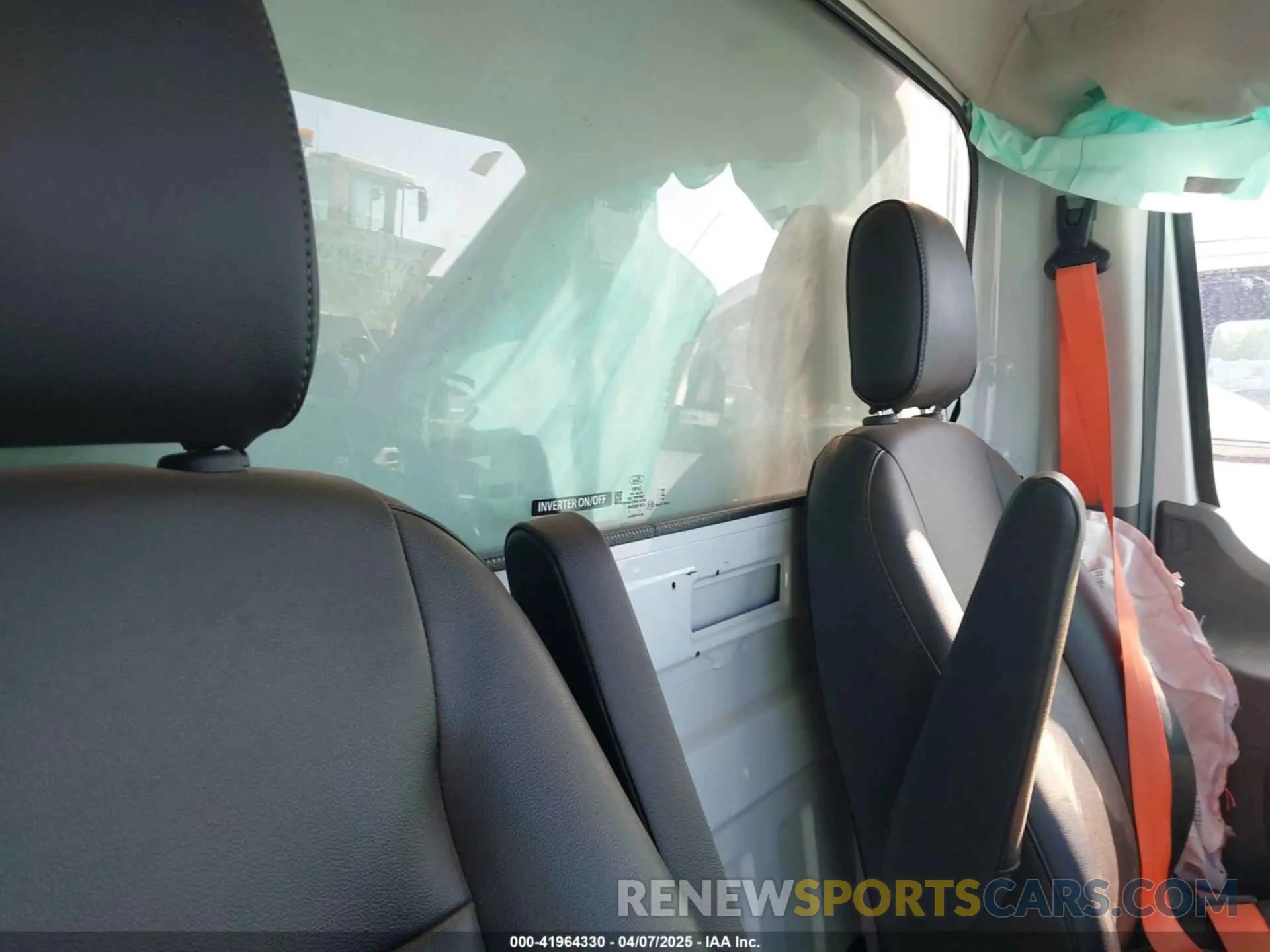 8 Photograph of a damaged car 1FDBF6Z81RKA22931 FORD TRANSIT-350 CAB 2024