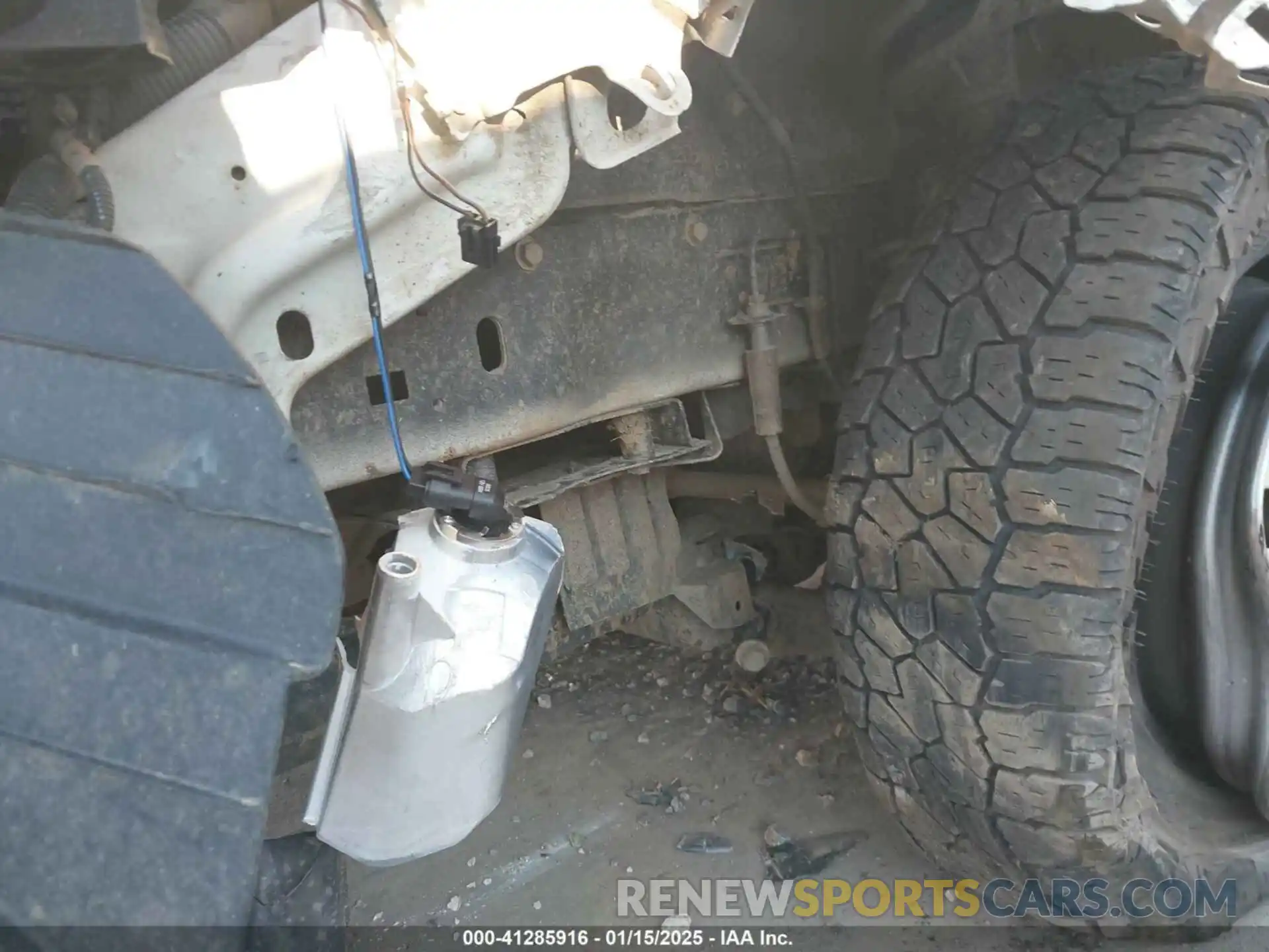 17 Photograph of a damaged car 1FTBW3U81LKB34081 FORD TRANSIT-350 CARGO VAN 2020