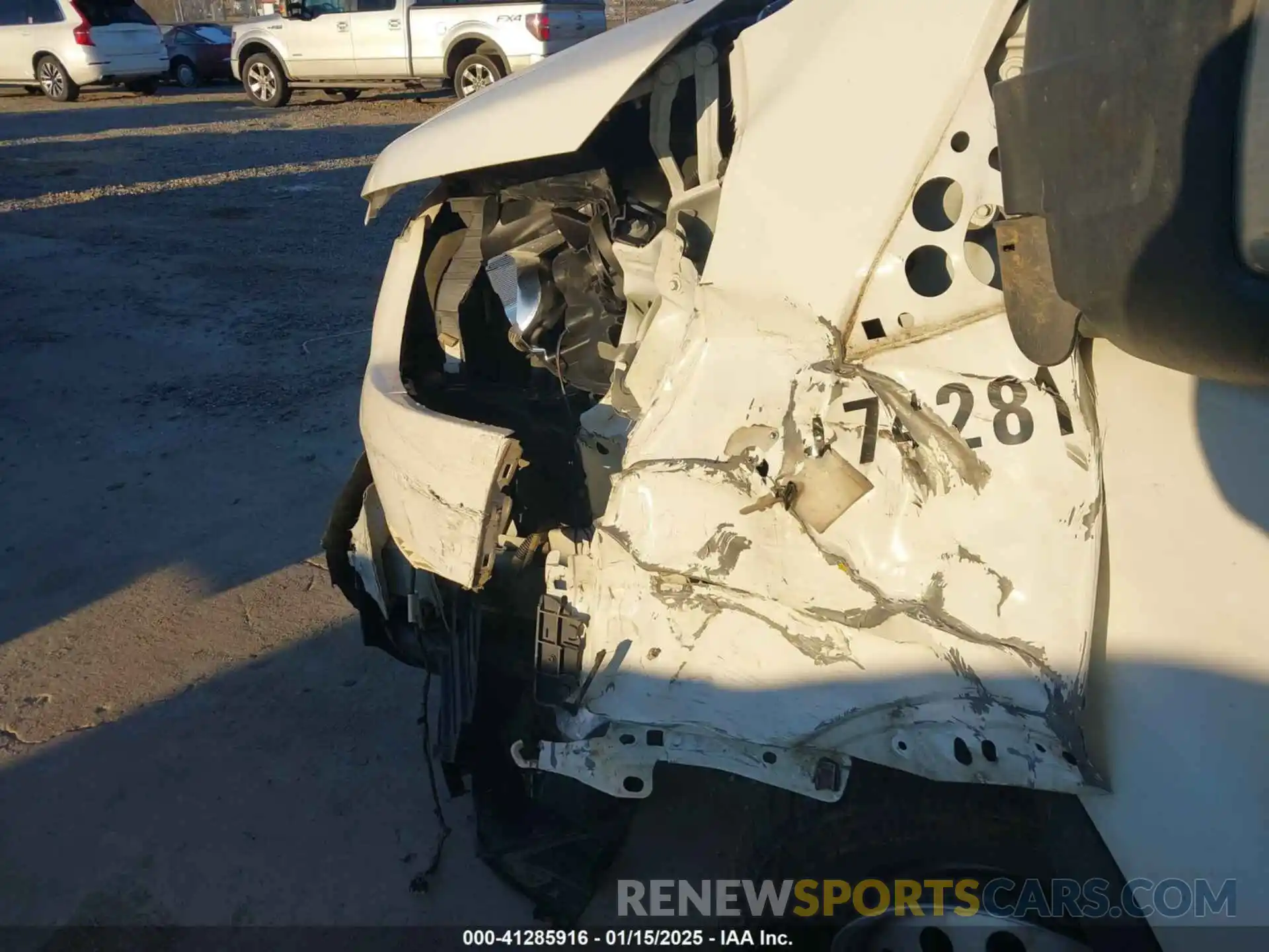 18 Photograph of a damaged car 1FTBW3U81LKB34081 FORD TRANSIT-350 CARGO VAN 2020