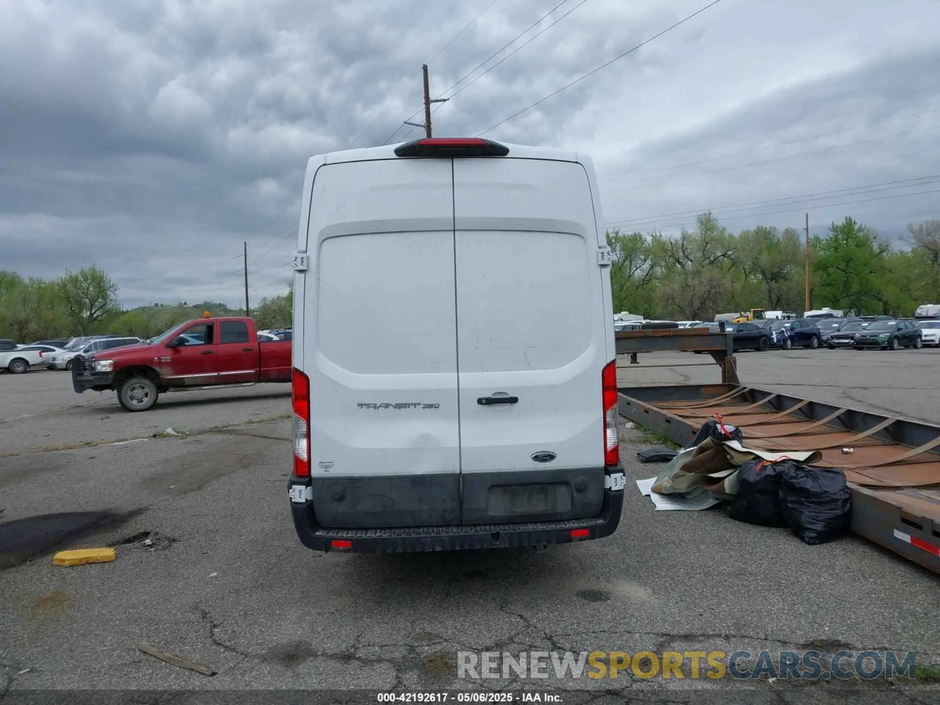 17 Photograph of a damaged car 1FTBW3X87LKB58655 FORD TRANSIT-350 CARGO VAN 2020