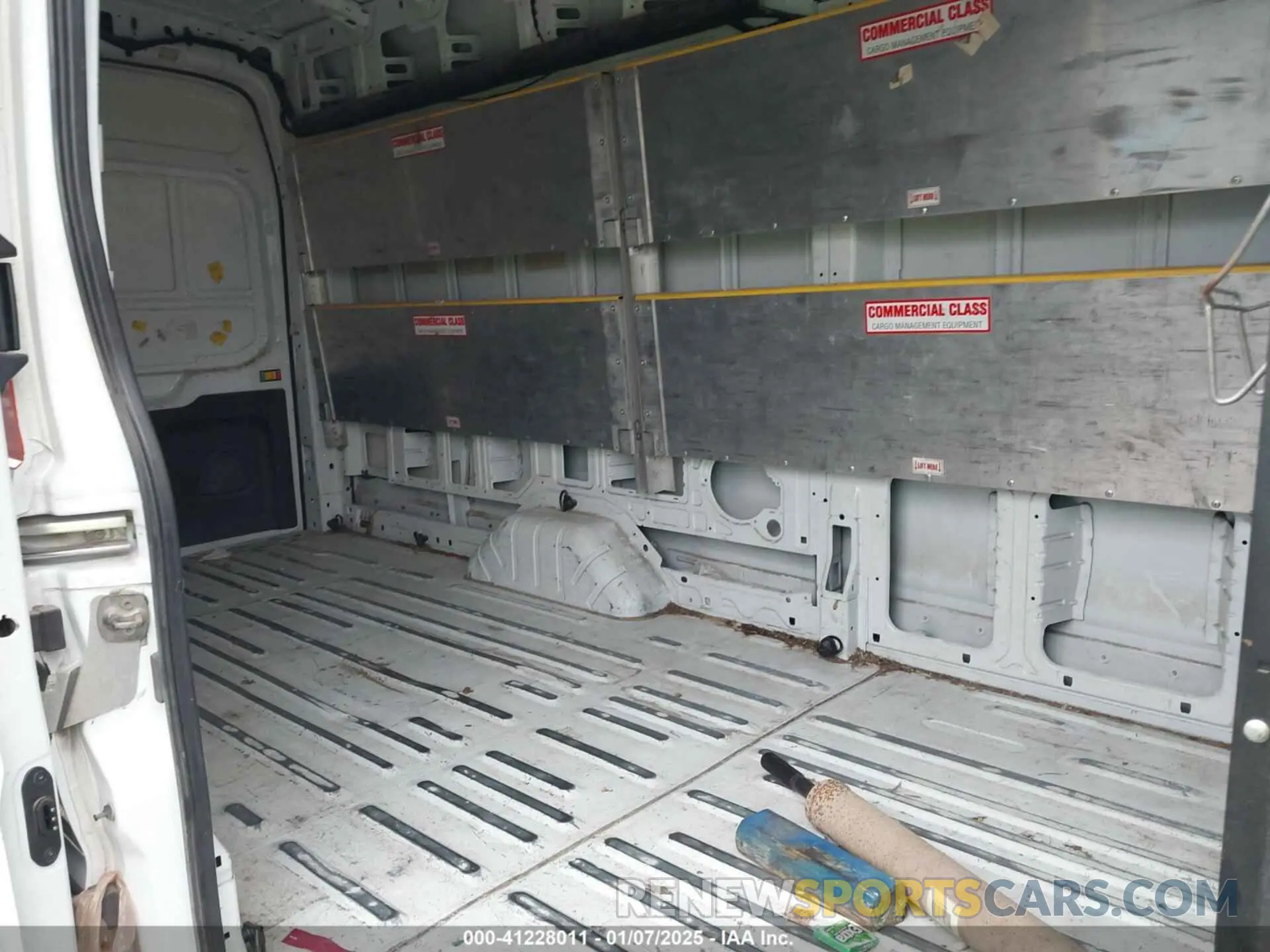 8 Photograph of a damaged car 1FTBW3X8XLKB37251 FORD TRANSIT-350 CARGO VAN 2020