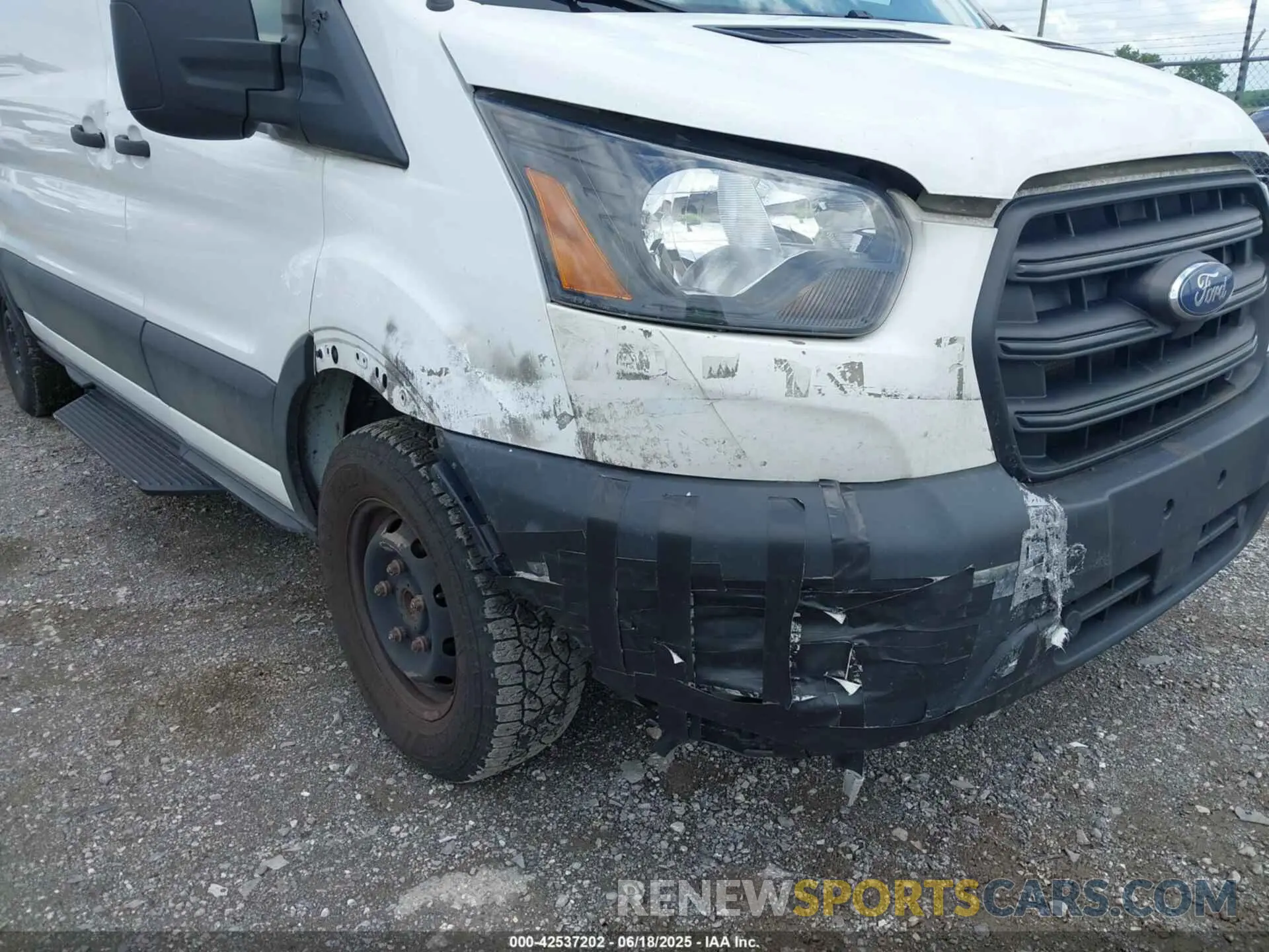 6 Photograph of a damaged car 1FTBW3XG0LKB35256 FORD TRANSIT-350 CARGO VAN 2020