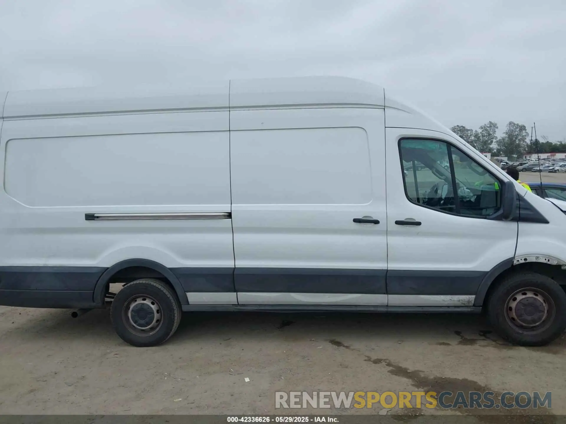 14 Photograph of a damaged car 1FTBW3XG8LKA54375 FORD TRANSIT-350 CARGO VAN 2020