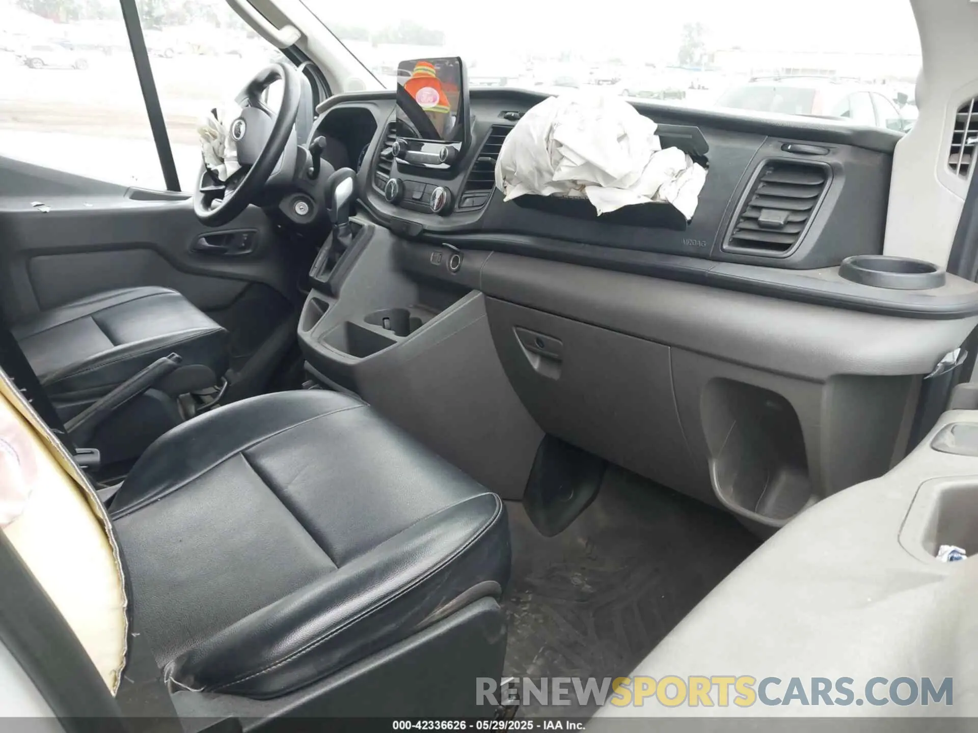 5 Photograph of a damaged car 1FTBW3XG8LKA54375 FORD TRANSIT-350 CARGO VAN 2020