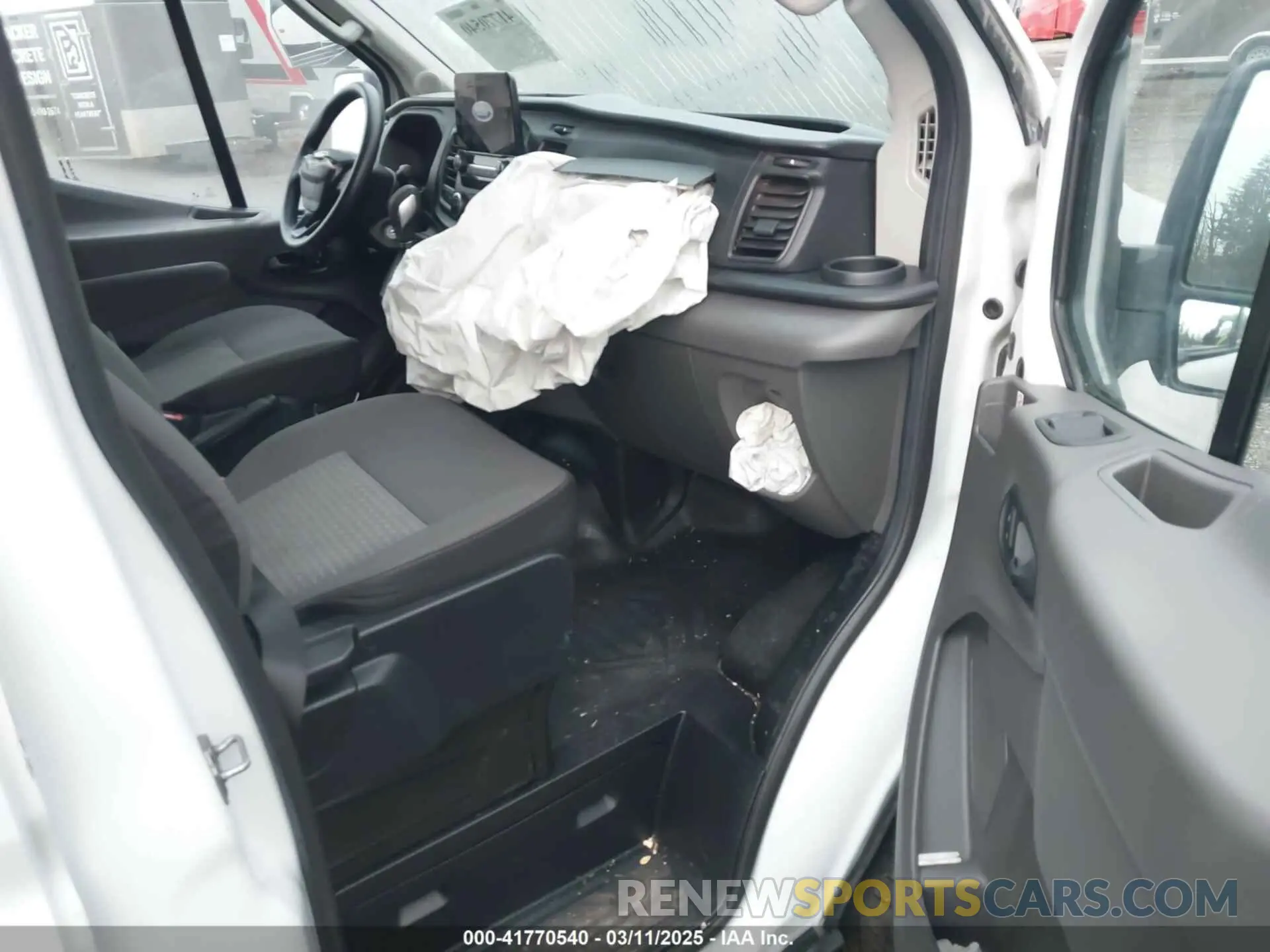 5 Photograph of a damaged car 1FTRS4UG4LKB25740 FORD TRANSIT-350 CARGO VAN 2020