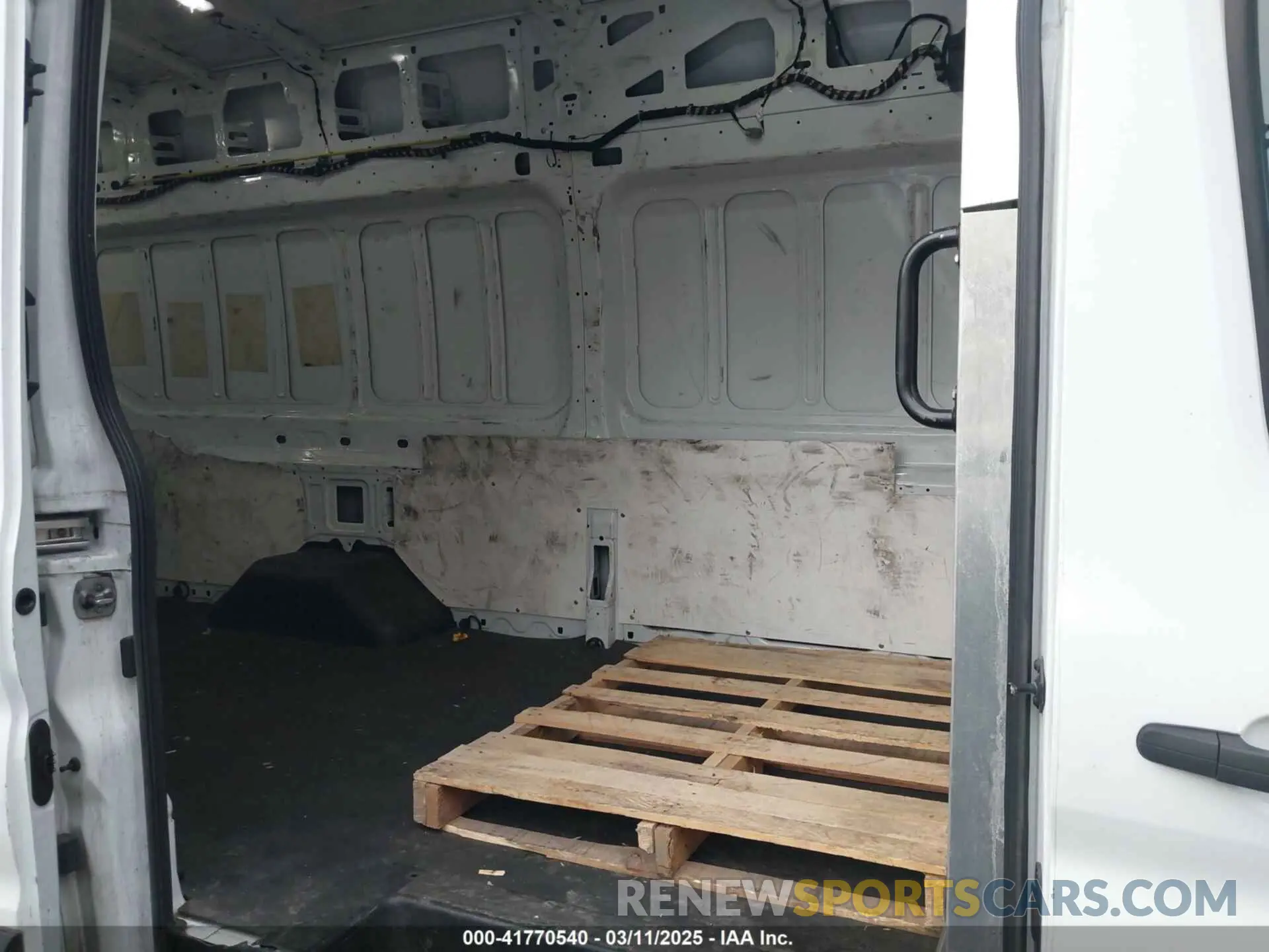 8 Photograph of a damaged car 1FTRS4UG4LKB25740 FORD TRANSIT-350 CARGO VAN 2020