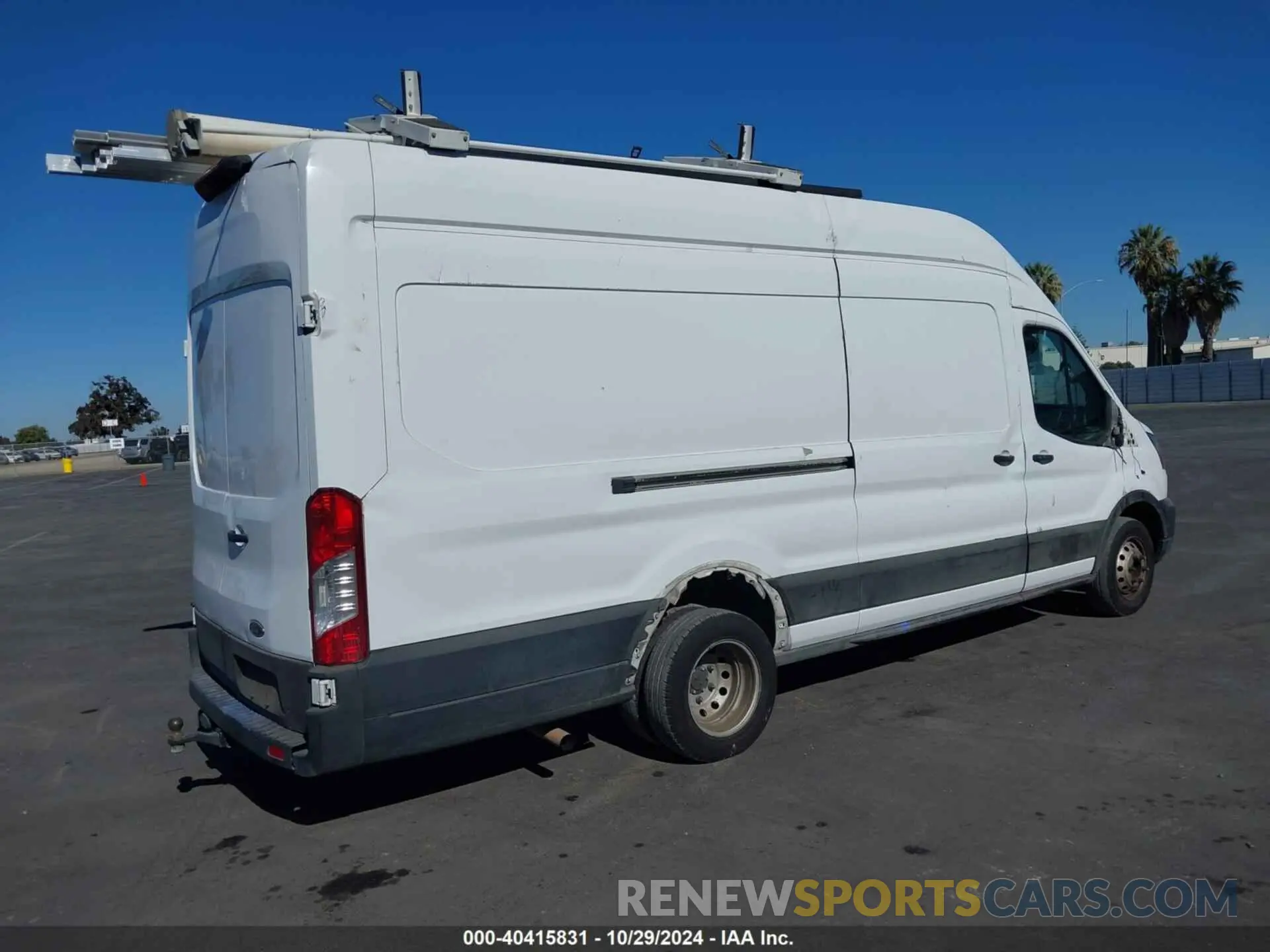 4 Photograph of a damaged car 1FTBF4X82MKA74167 FORD TRANSIT-350 CARGO VAN 2021