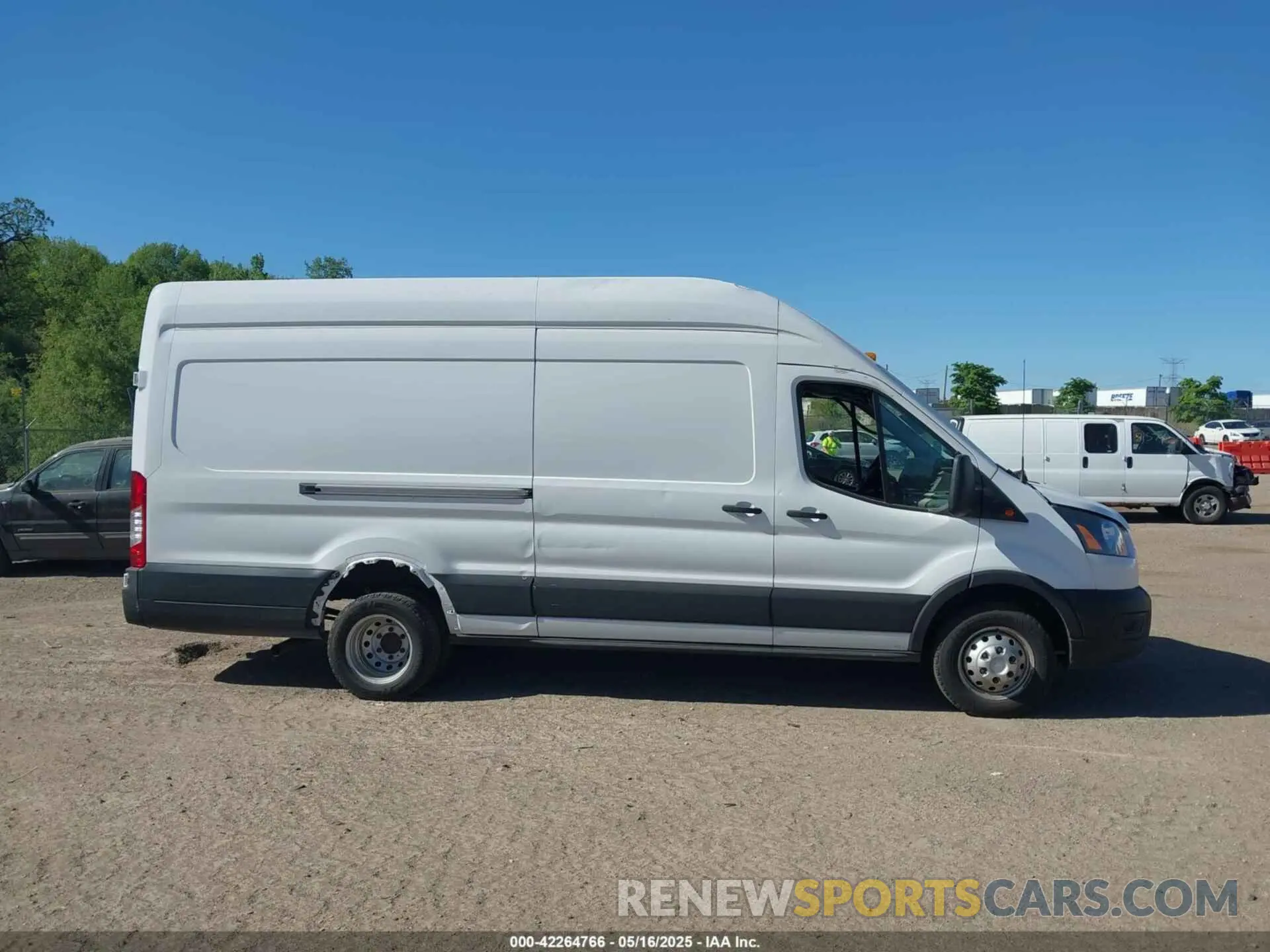 14 Photograph of a damaged car 1FTBF4XG6MKA37193 FORD TRANSIT-350 CARGO VAN 2021