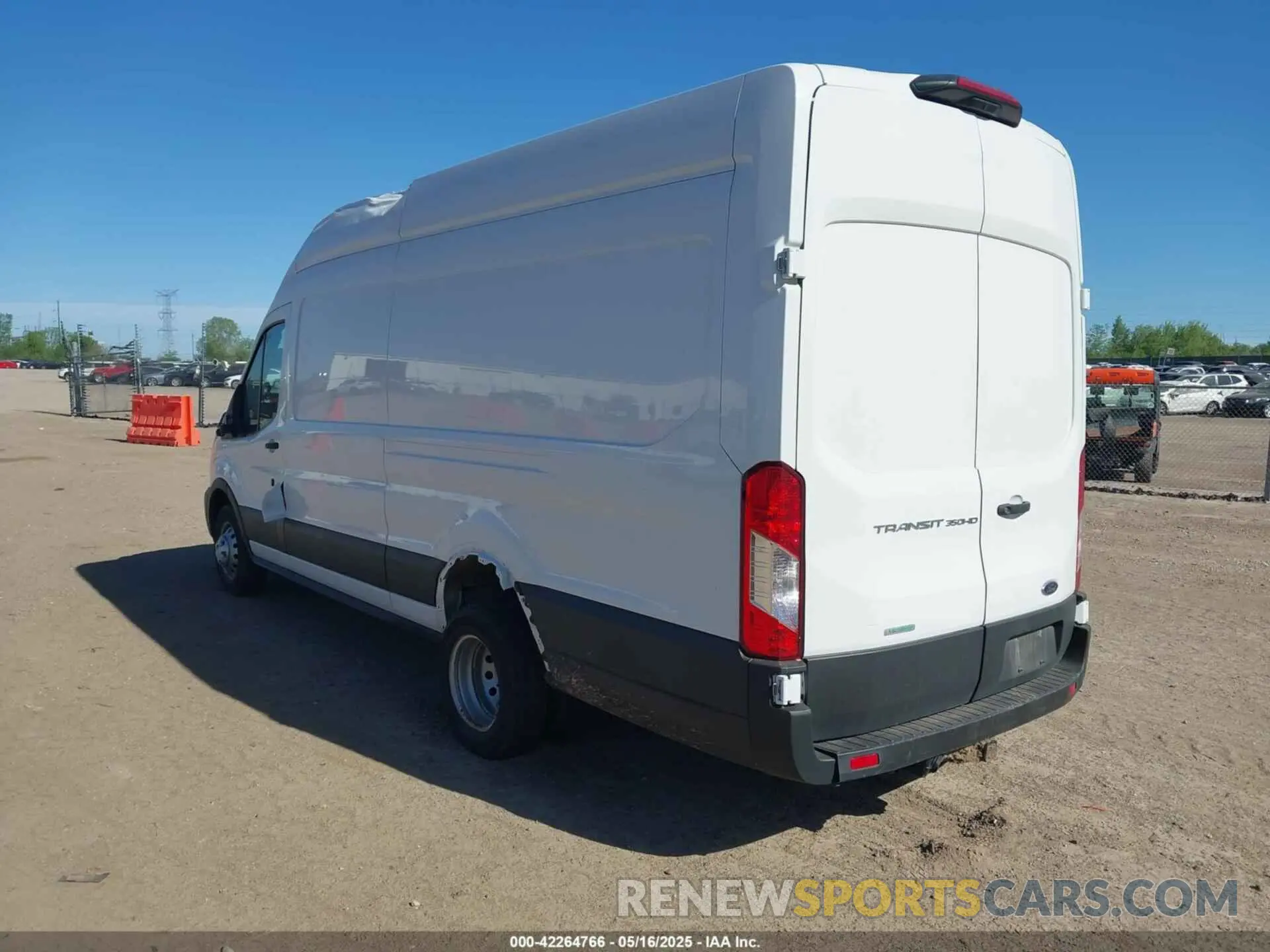3 Photograph of a damaged car 1FTBF4XG6MKA37193 FORD TRANSIT-350 CARGO VAN 2021