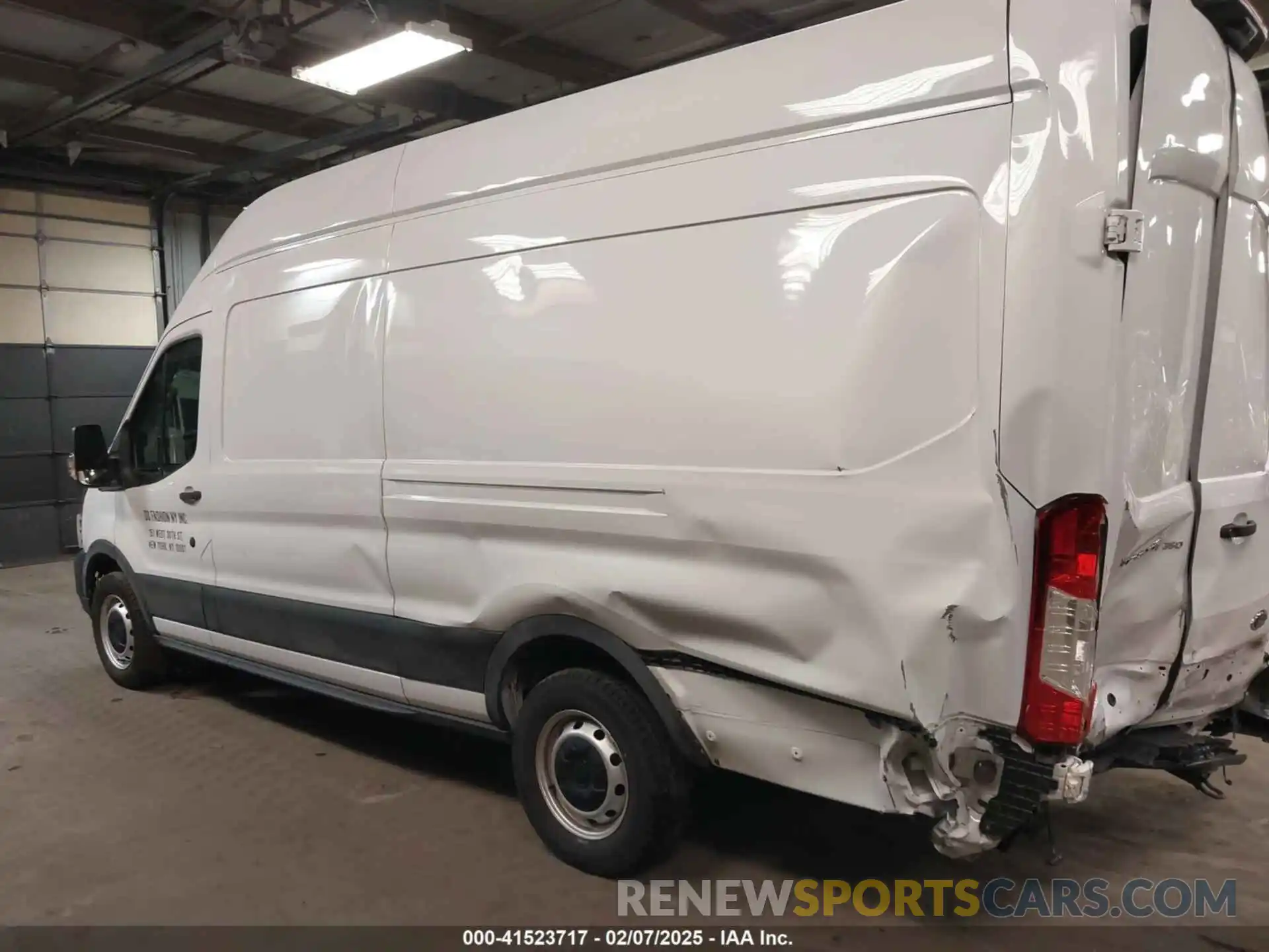 15 Photograph of a damaged car 1FTBW3X83MKA06759 FORD TRANSIT-350 CARGO VAN 2021