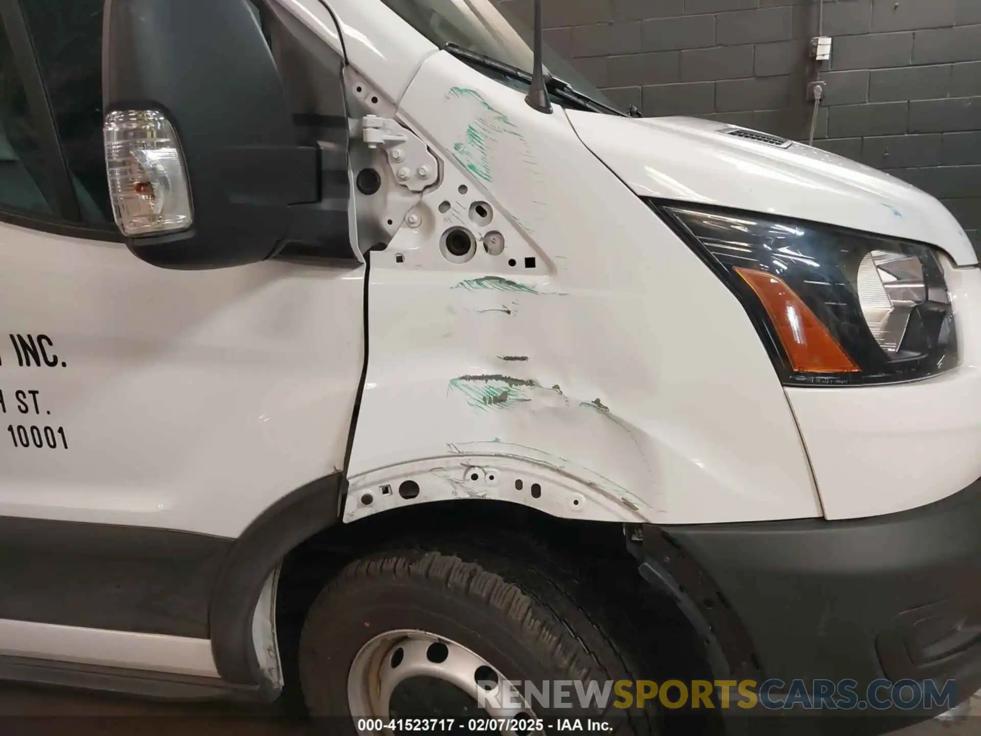 18 Photograph of a damaged car 1FTBW3X83MKA06759 FORD TRANSIT-350 CARGO VAN 2021