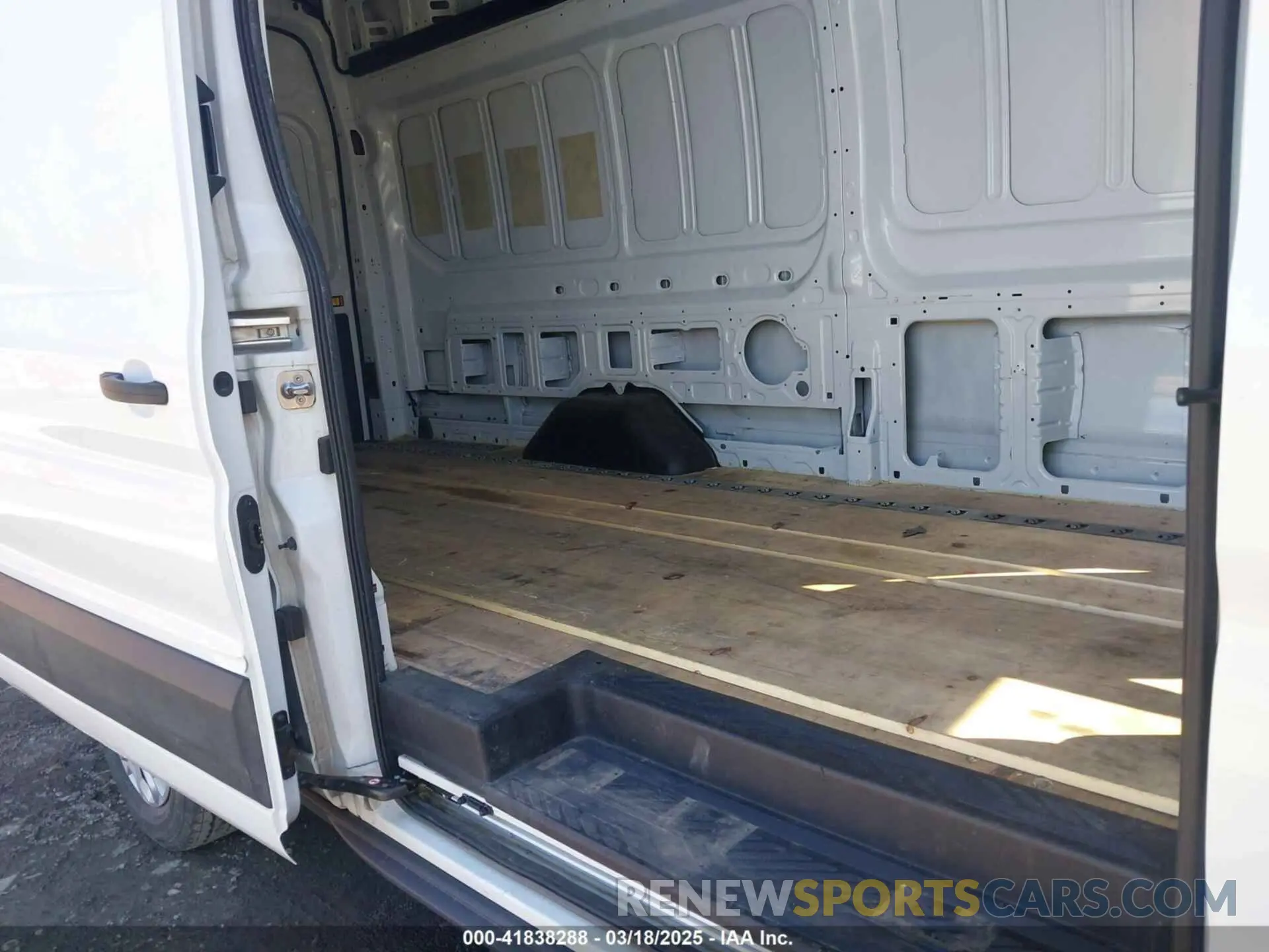 21 Photograph of a damaged car 1FTBW3XG9MKA38848 FORD TRANSIT-350 CARGO VAN 2021
